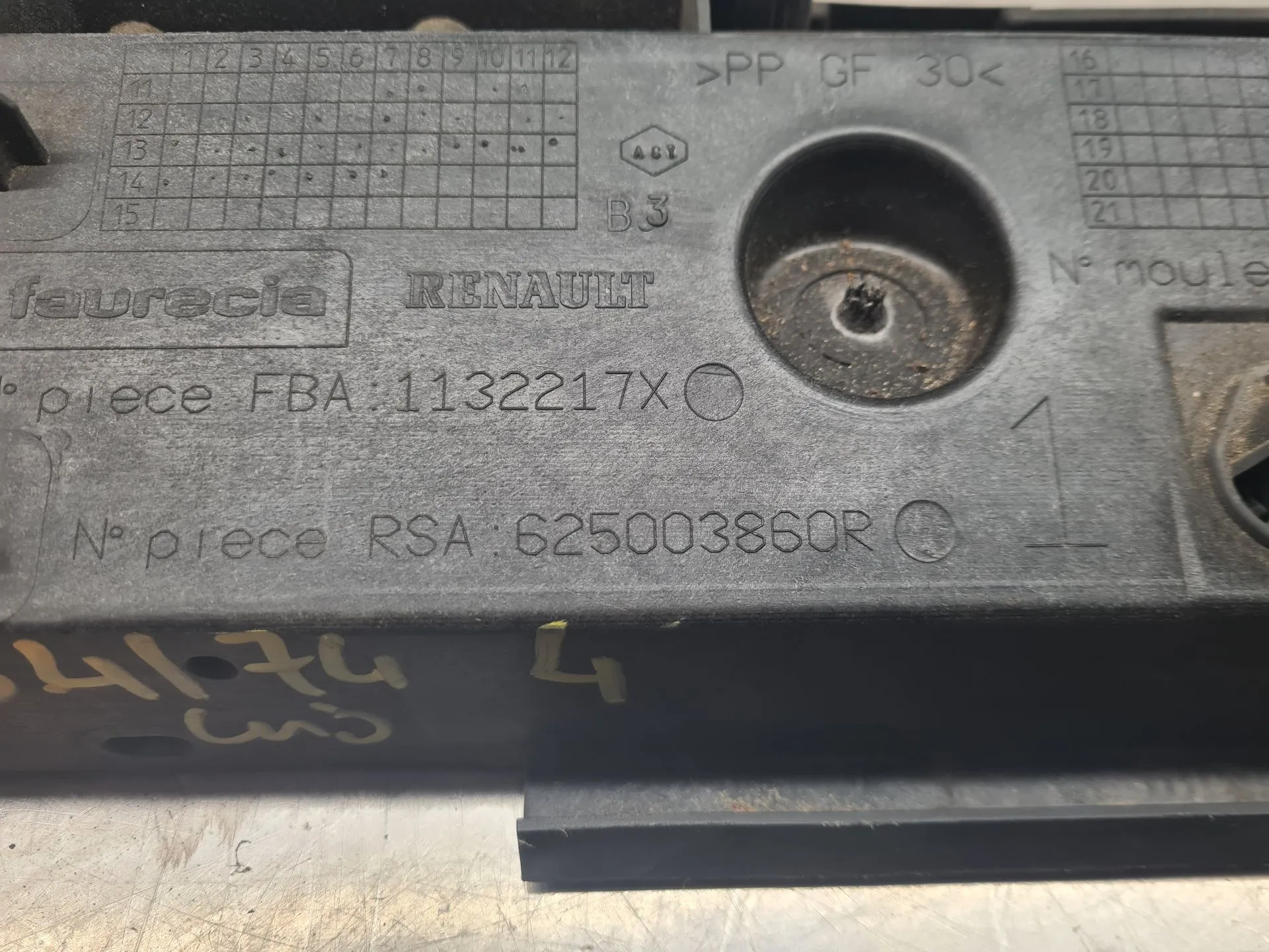 Radiator support slam panel RENAULT Clio IV Grandtour (KH_) Imagem-4