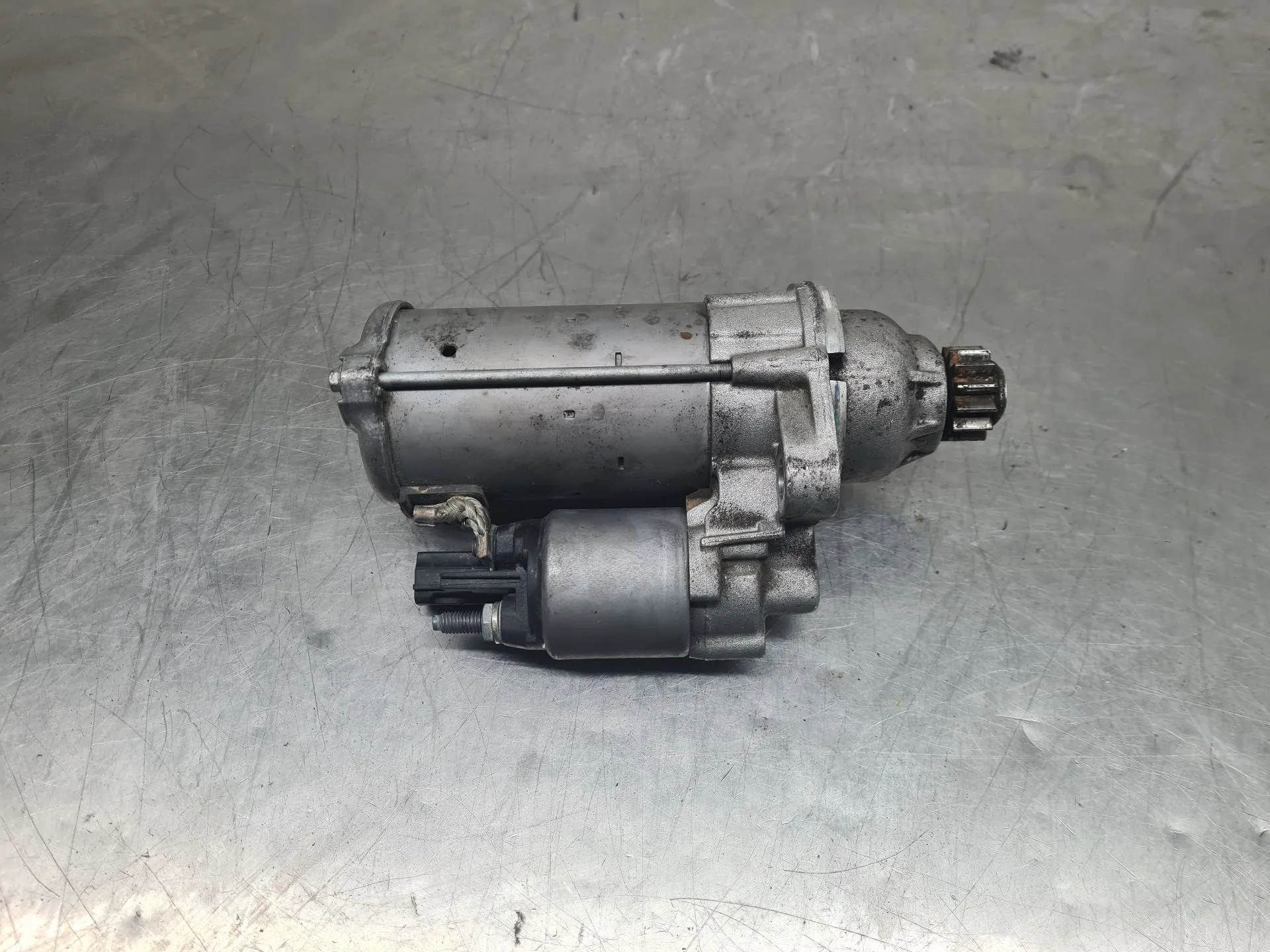 Motor de arranque VOLKSWAGEN Golf VII (5G1, BQ1, BE1, BE2) Imagem-1