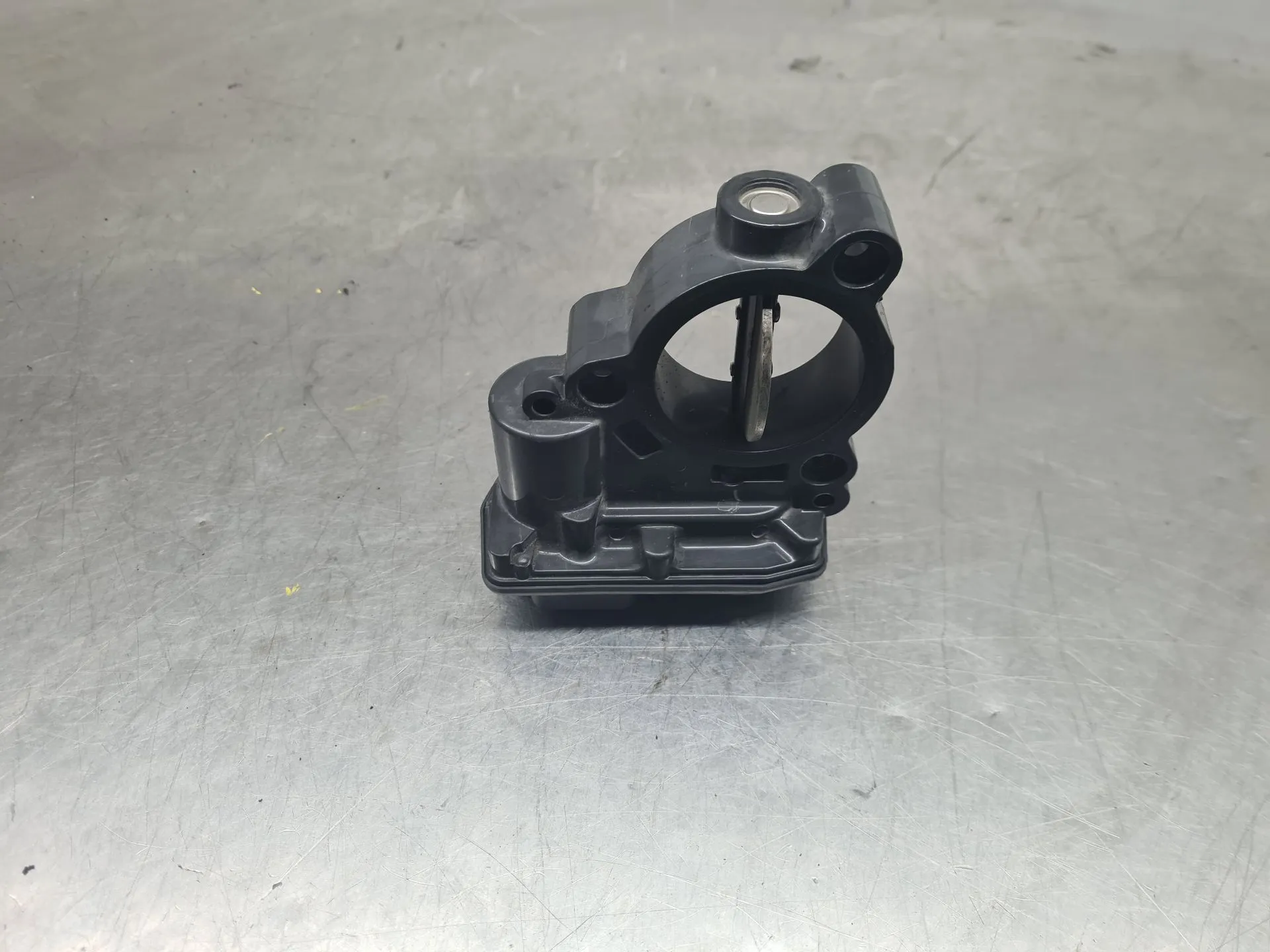 Throttle body BMW 1 (F40)