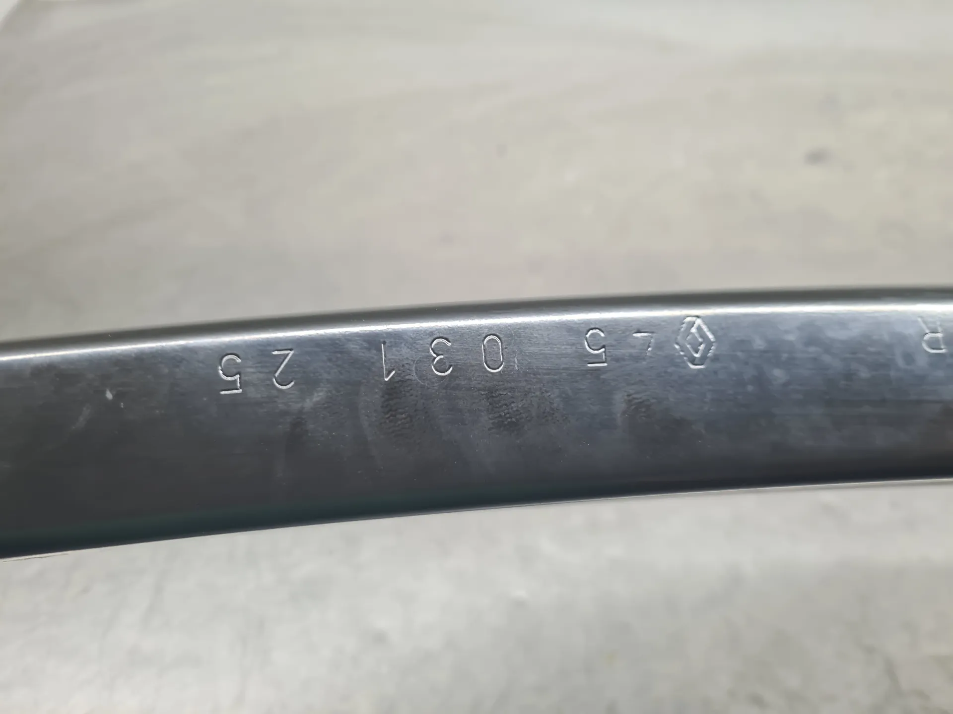 Front bumper reinforcement RENAULT Symbioz Imagem-6