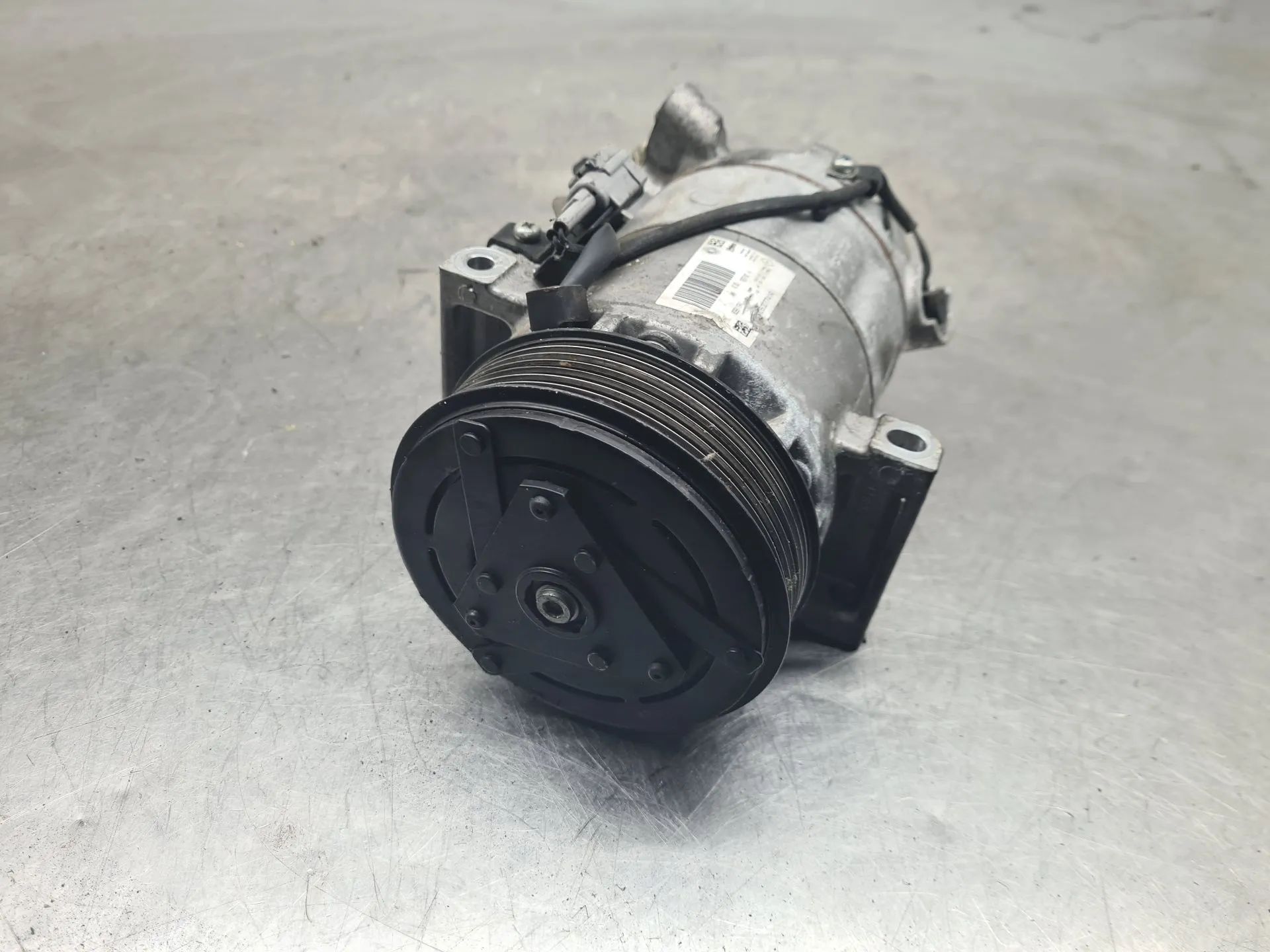 AC compressor RENAULT Clio IV (BH_) Imagem-1
