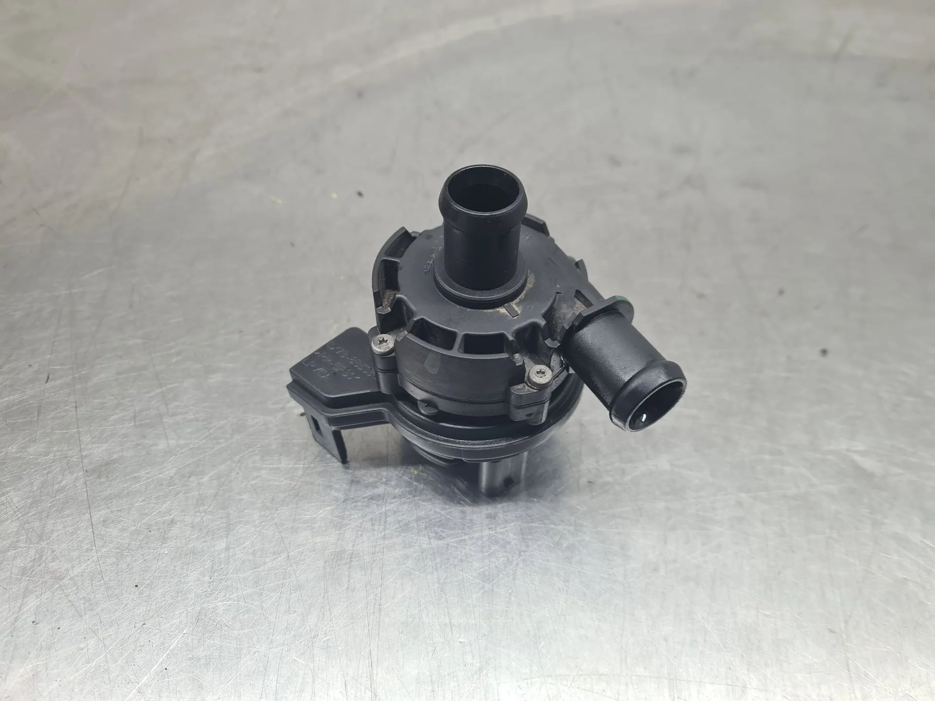 Water pump JAGUAR F-Pace (X761) Imagem-1