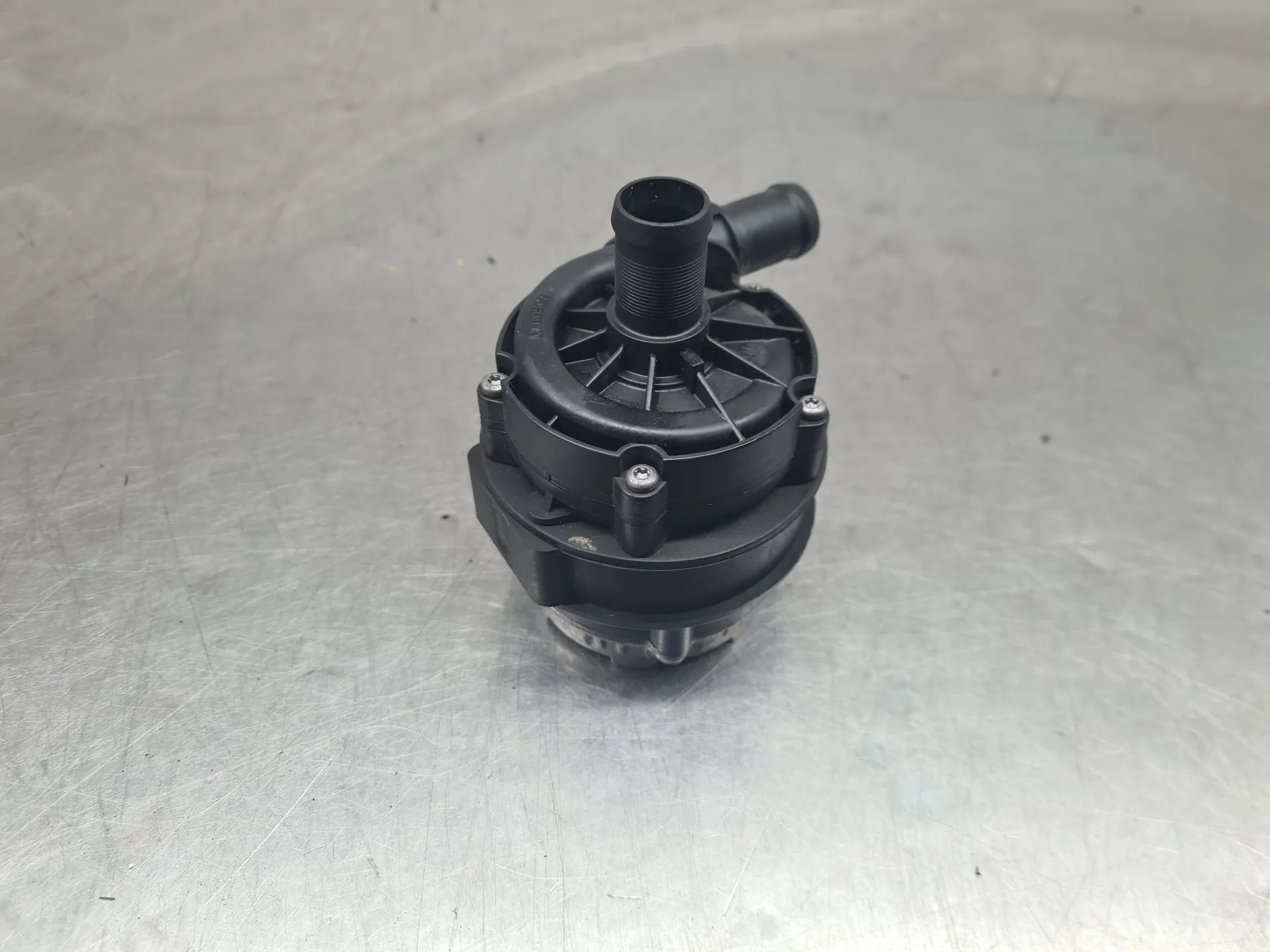 Water pump RENAULT Megane IV (B9A/M_) Imagem-1