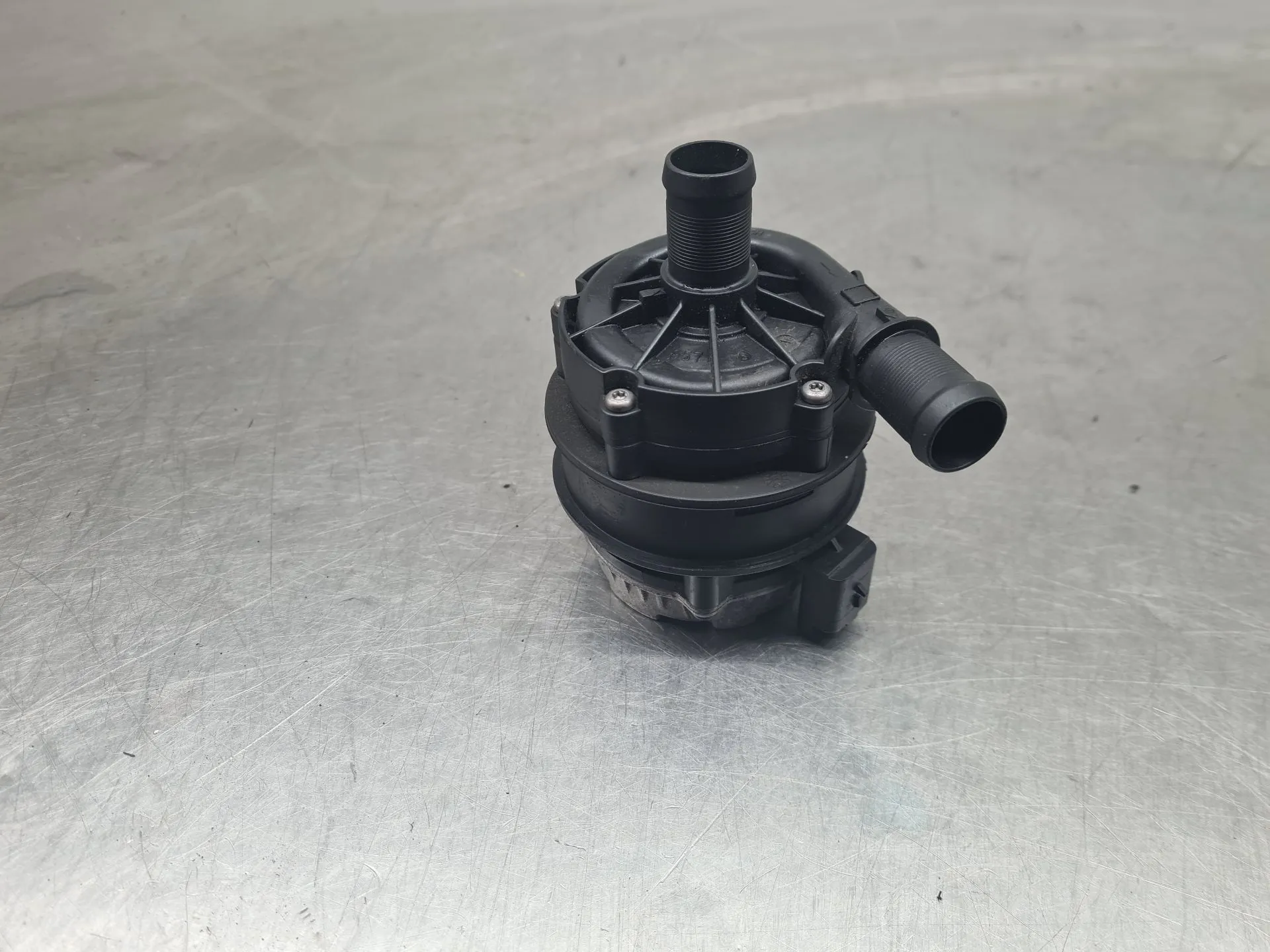 Water pump RENAULT Megane IV (B9A/M_) Imagem-2