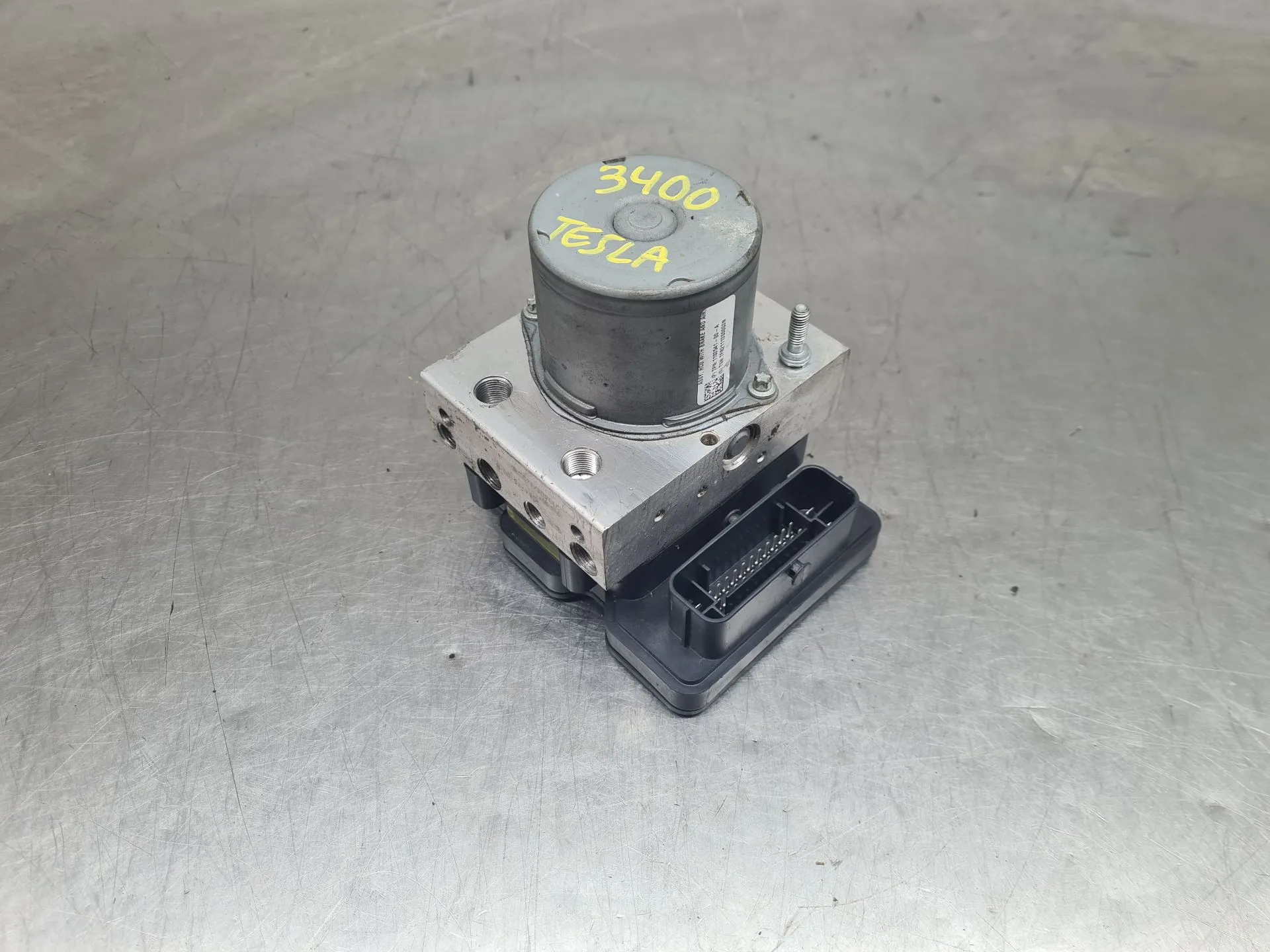 ABS TESLA Model 3 (5YJ3)