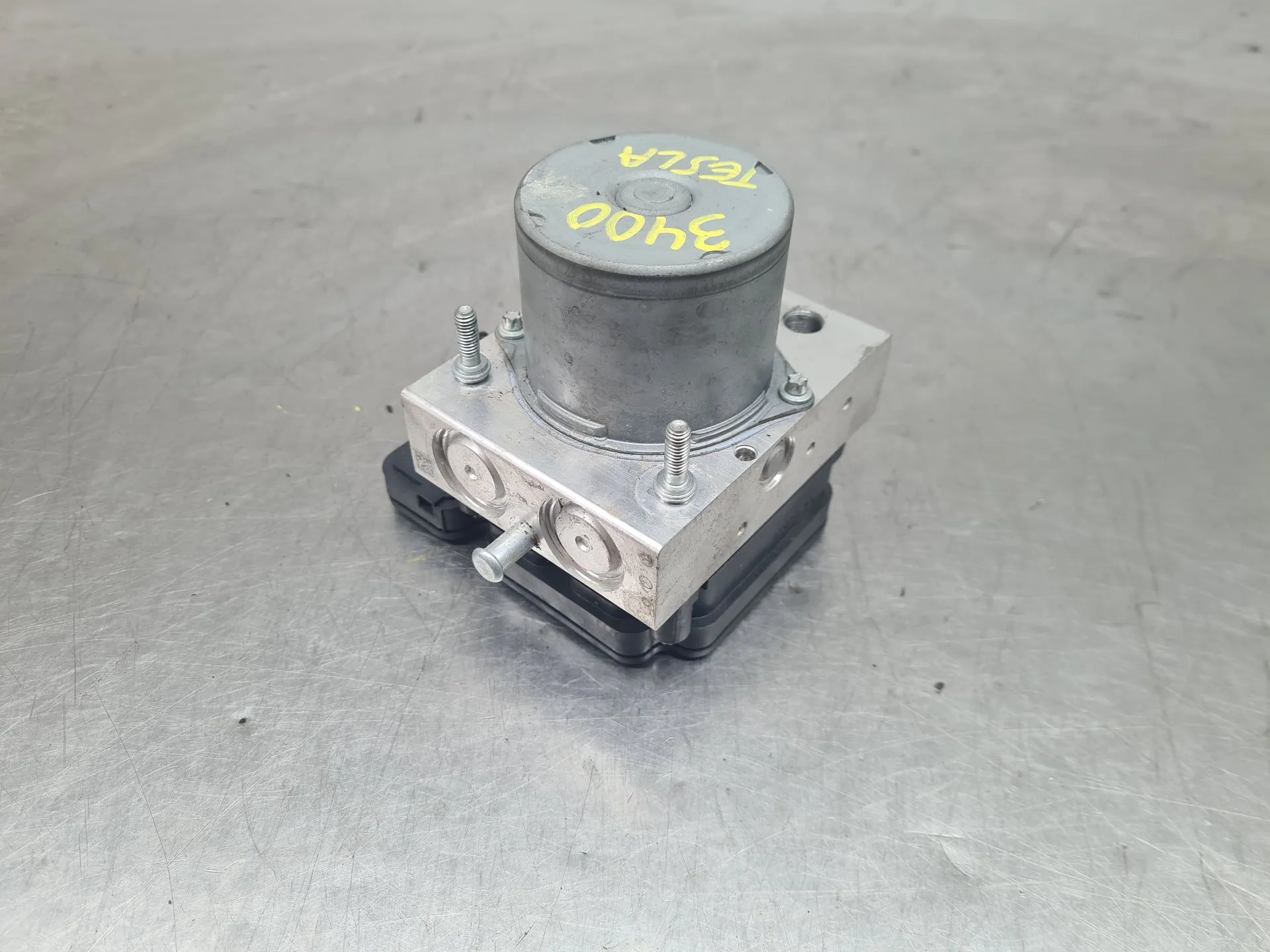 ABS TESLA Model 3 (5YJ3) Imagem-1