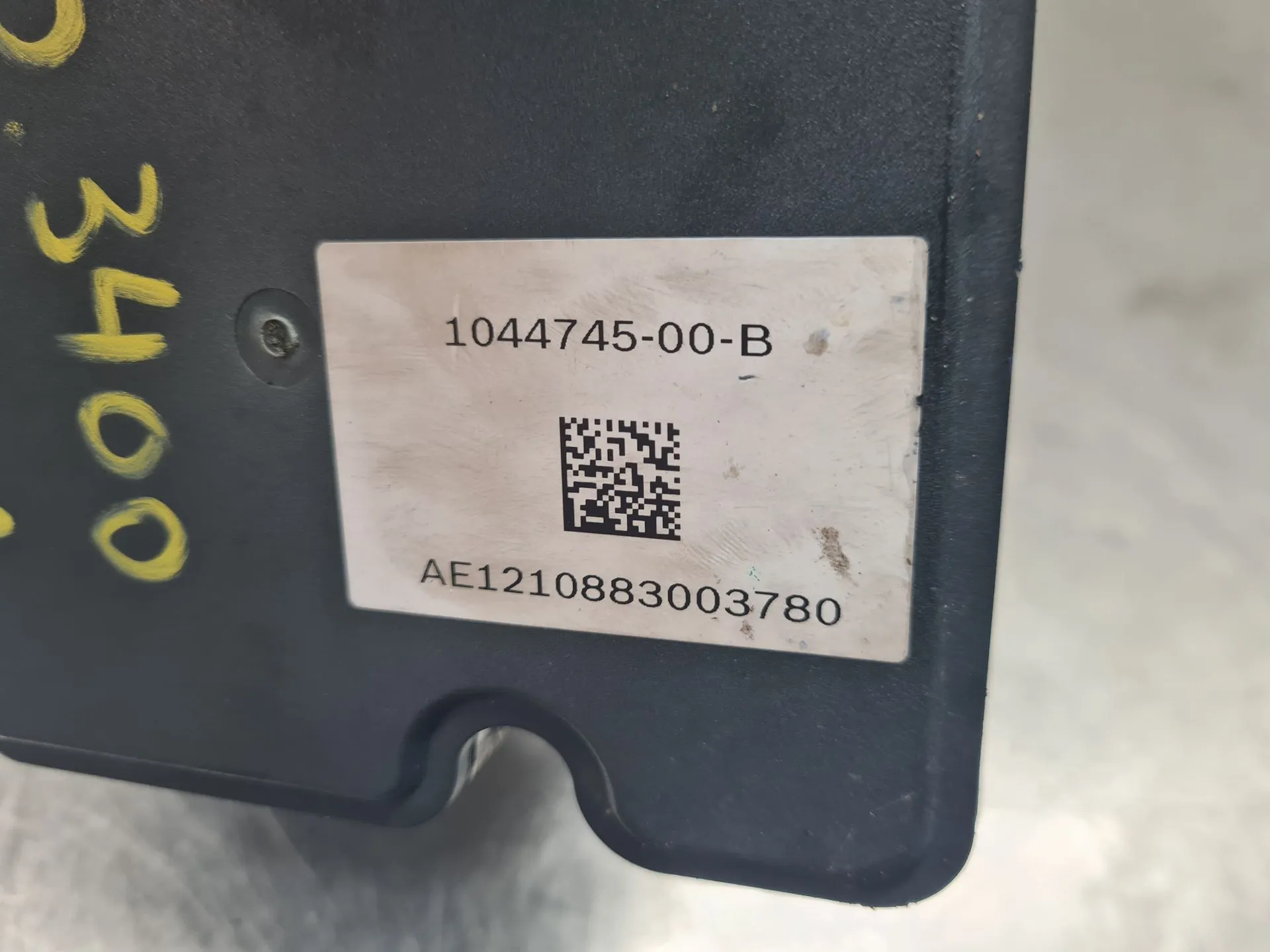 ABS TESLA Model 3 (5YJ3) Imagem-6