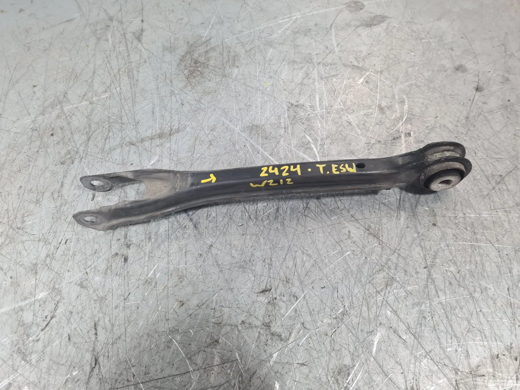 Braccio di sospensione posteriore sinistro MERCEDES-BENZ Classe E (W212)