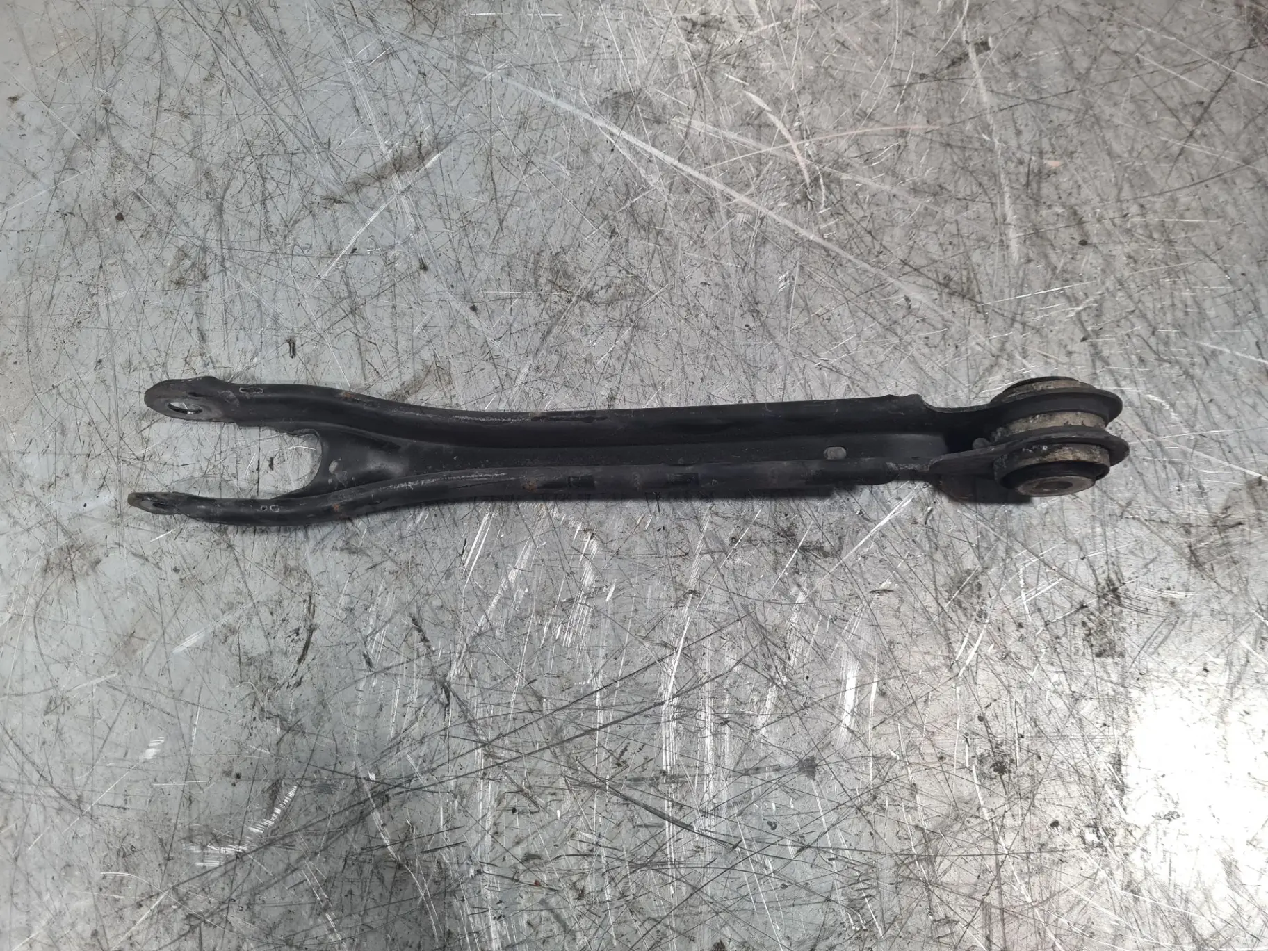 Braccio di sospensione posteriore sinistro MERCEDES-BENZ Classe E (W212) Imagem-1