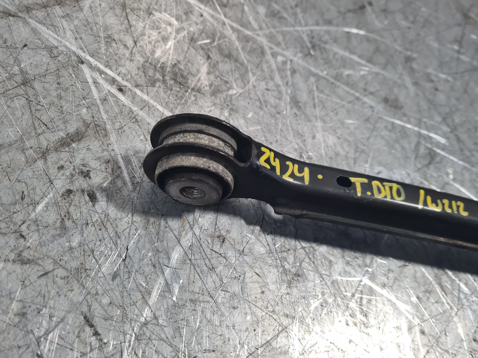 Braccio di sospensione posteriore destro MERCEDES-BENZ Classe E (W212) Imagem-1