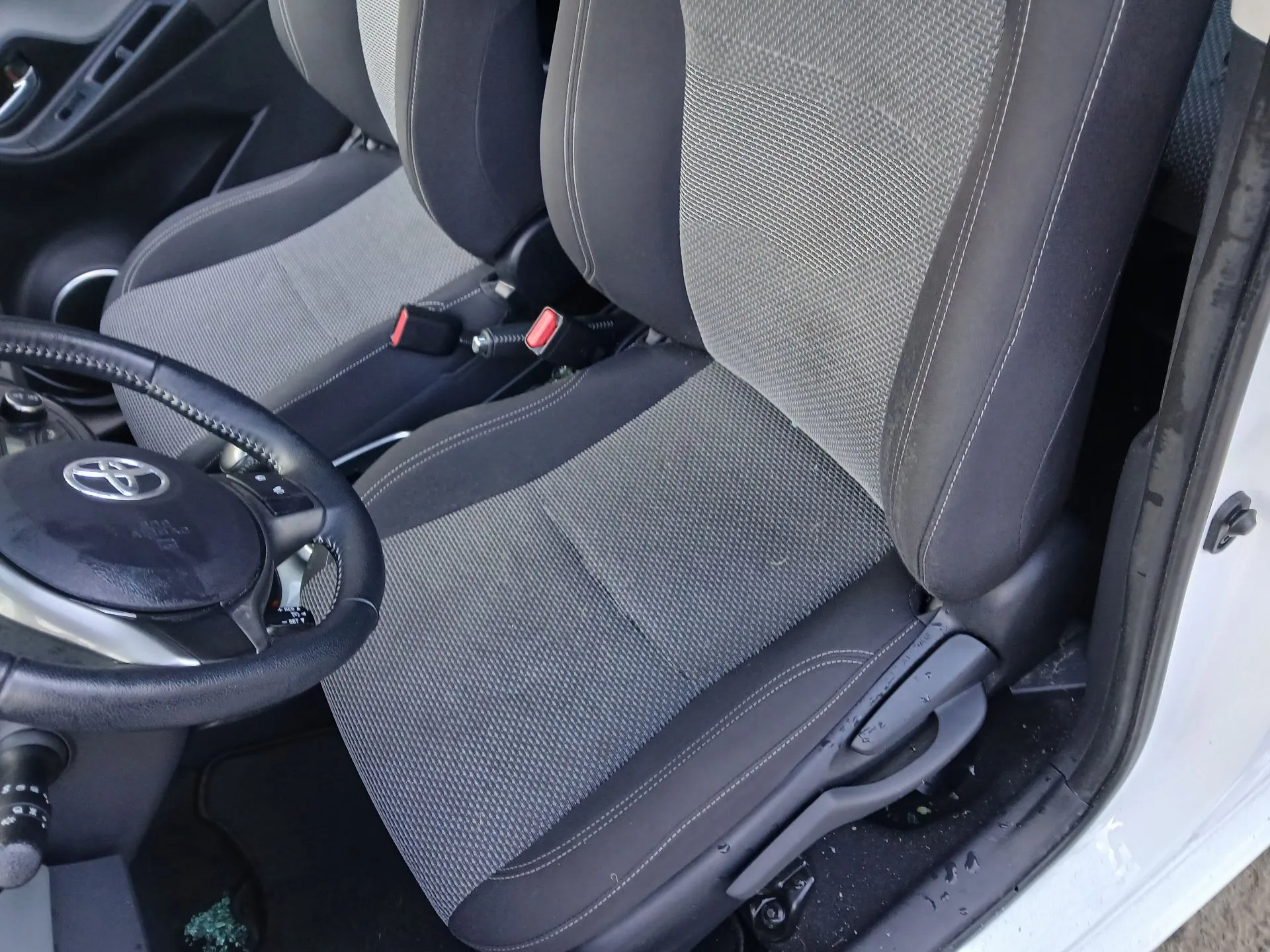 Conjunto de Bancos TOYOTA Yaris (_P13_) Imagem-1