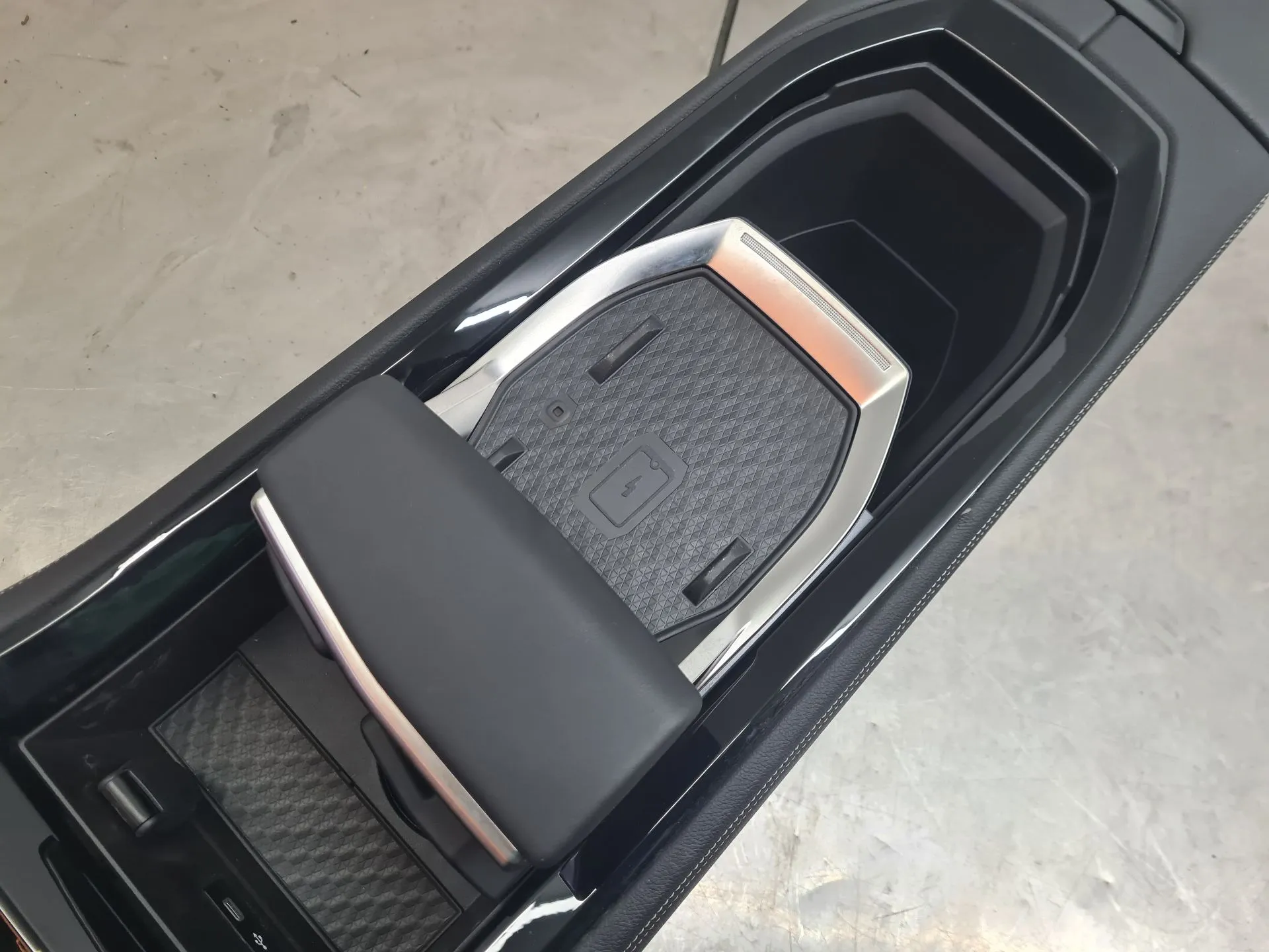 Bracciolo  RENAULT Austral Imagem-7