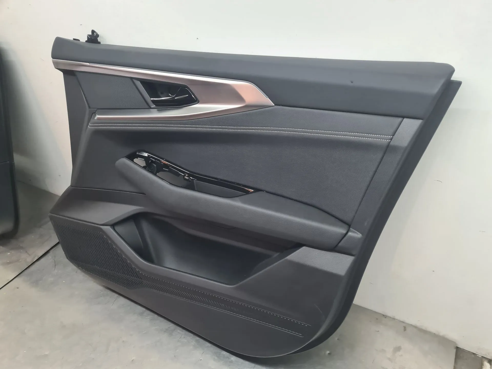 Rivestimento porta anteriore destra RENAULT Austral Imagem-2