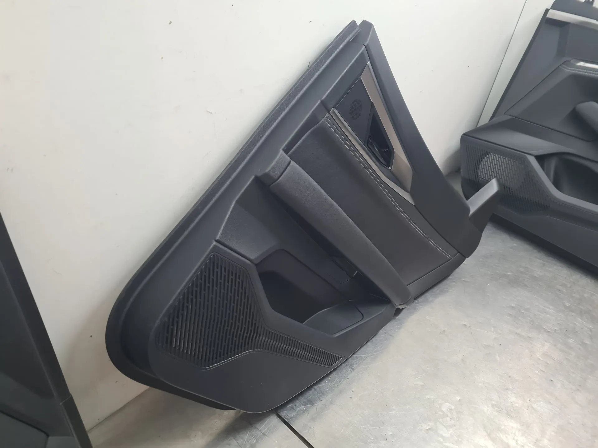 Rivestimento porta posteriore destra RENAULT Austral Imagem-2