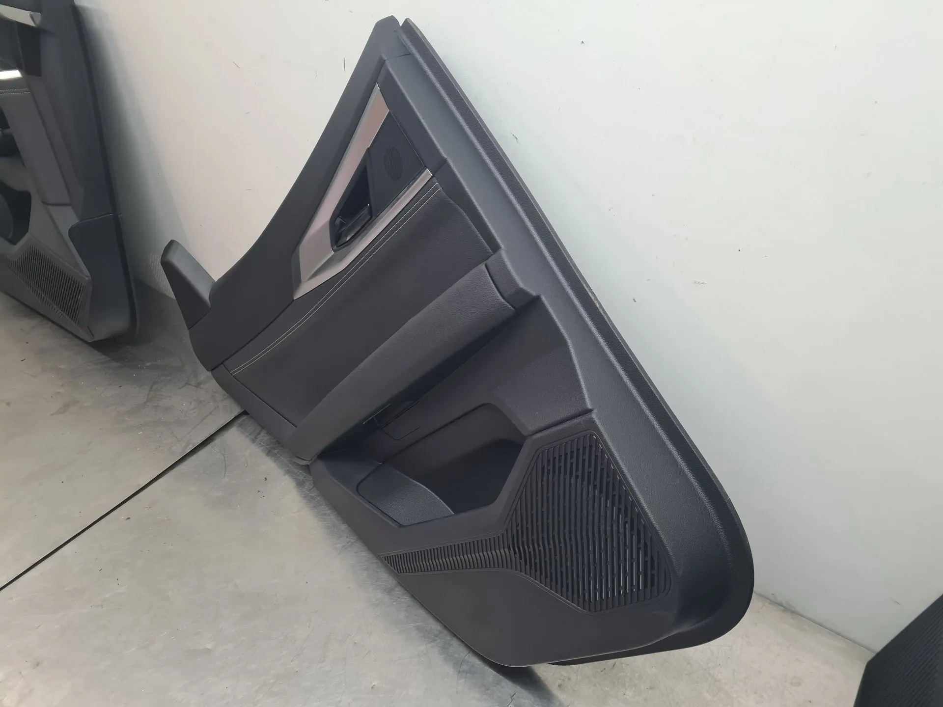 Rivestimento porta posteriore sinistra RENAULT Austral Imagem-2