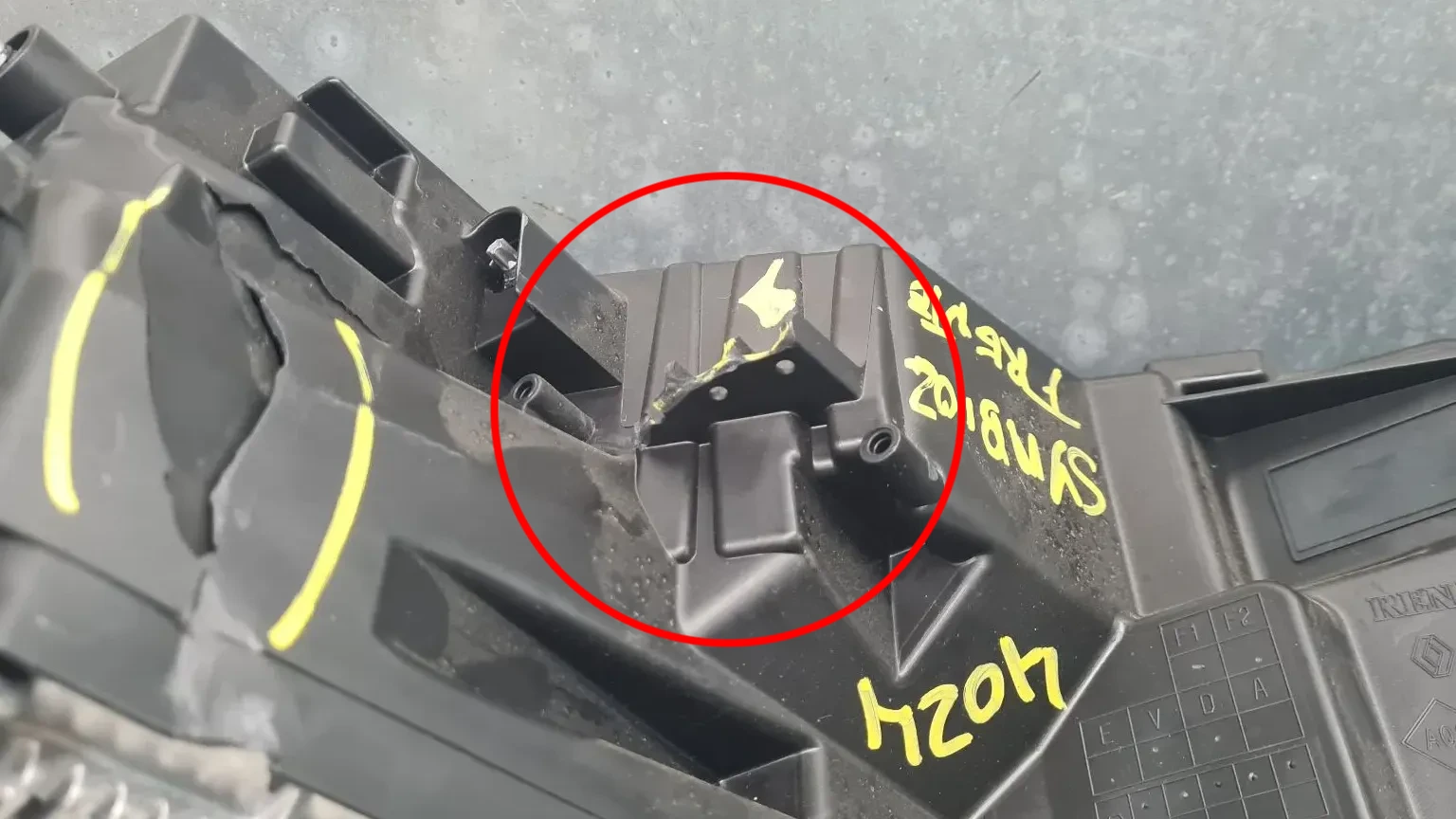 Left Headlight RENAULT Symbioz Imagem-11