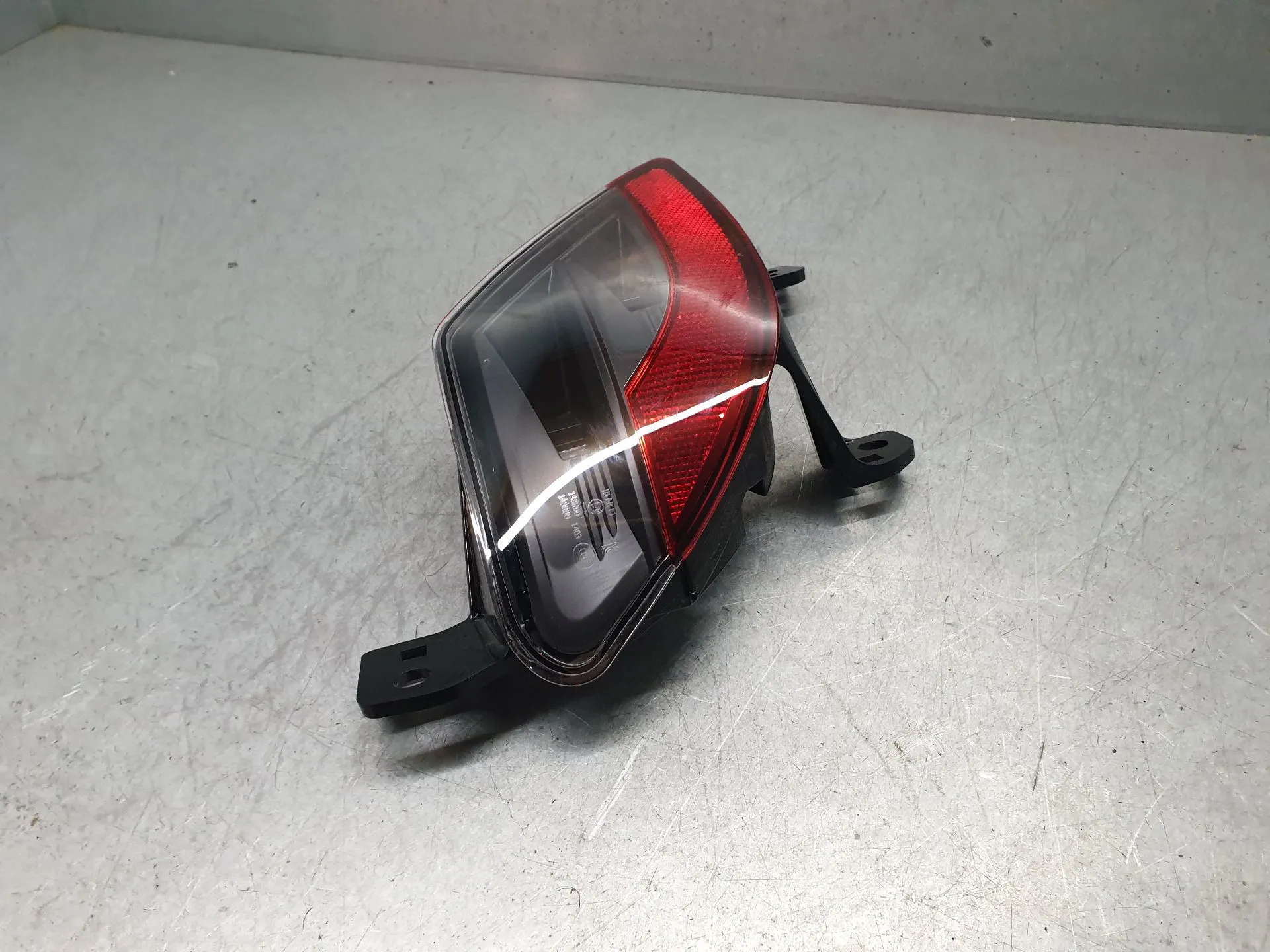 Right rear fog light RENAULT Austral Imagem-1