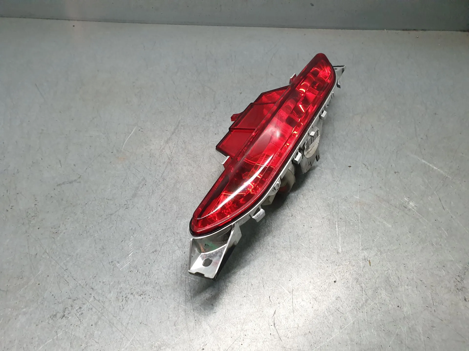 Central fog light PEUGEOT 208 Imagem-1