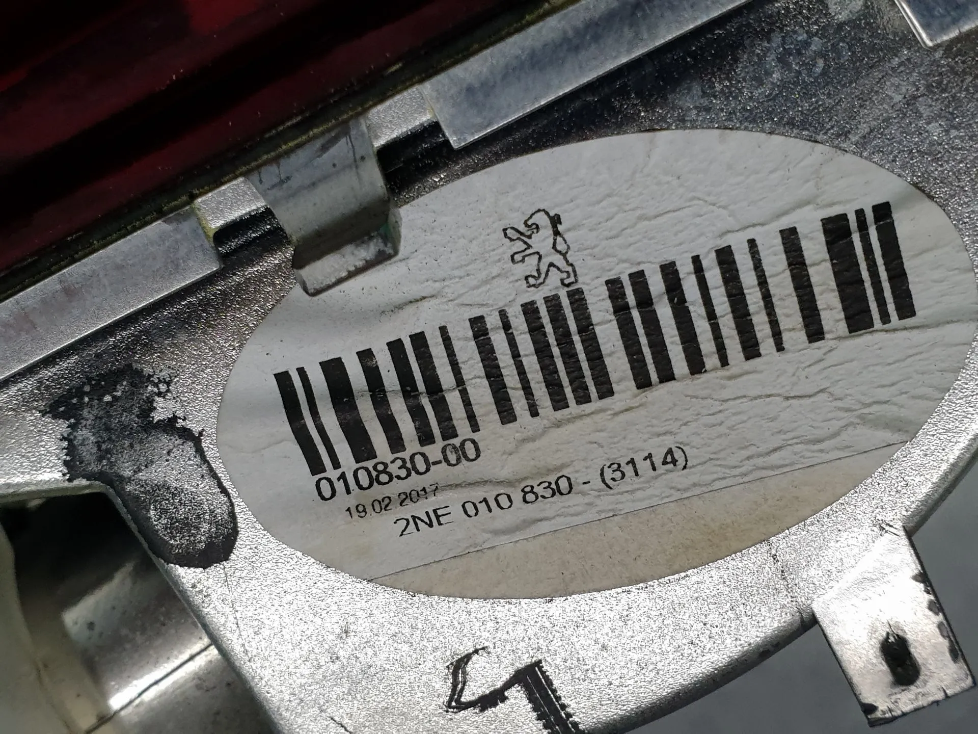 Central fog light PEUGEOT 208 Imagem-6