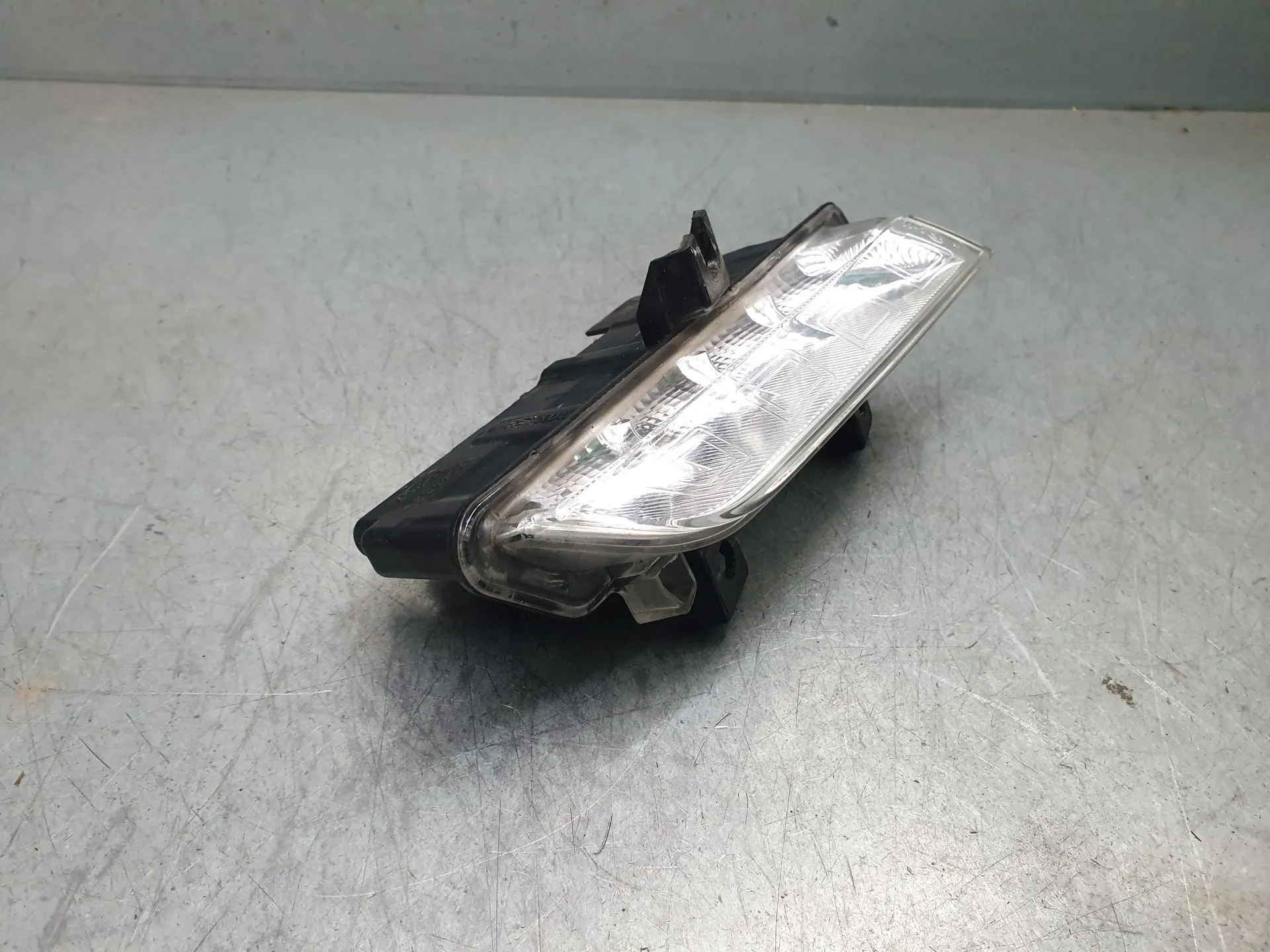 Daytime running light right RENAULT Clio IV Grandtour (KH_) Imagem-2