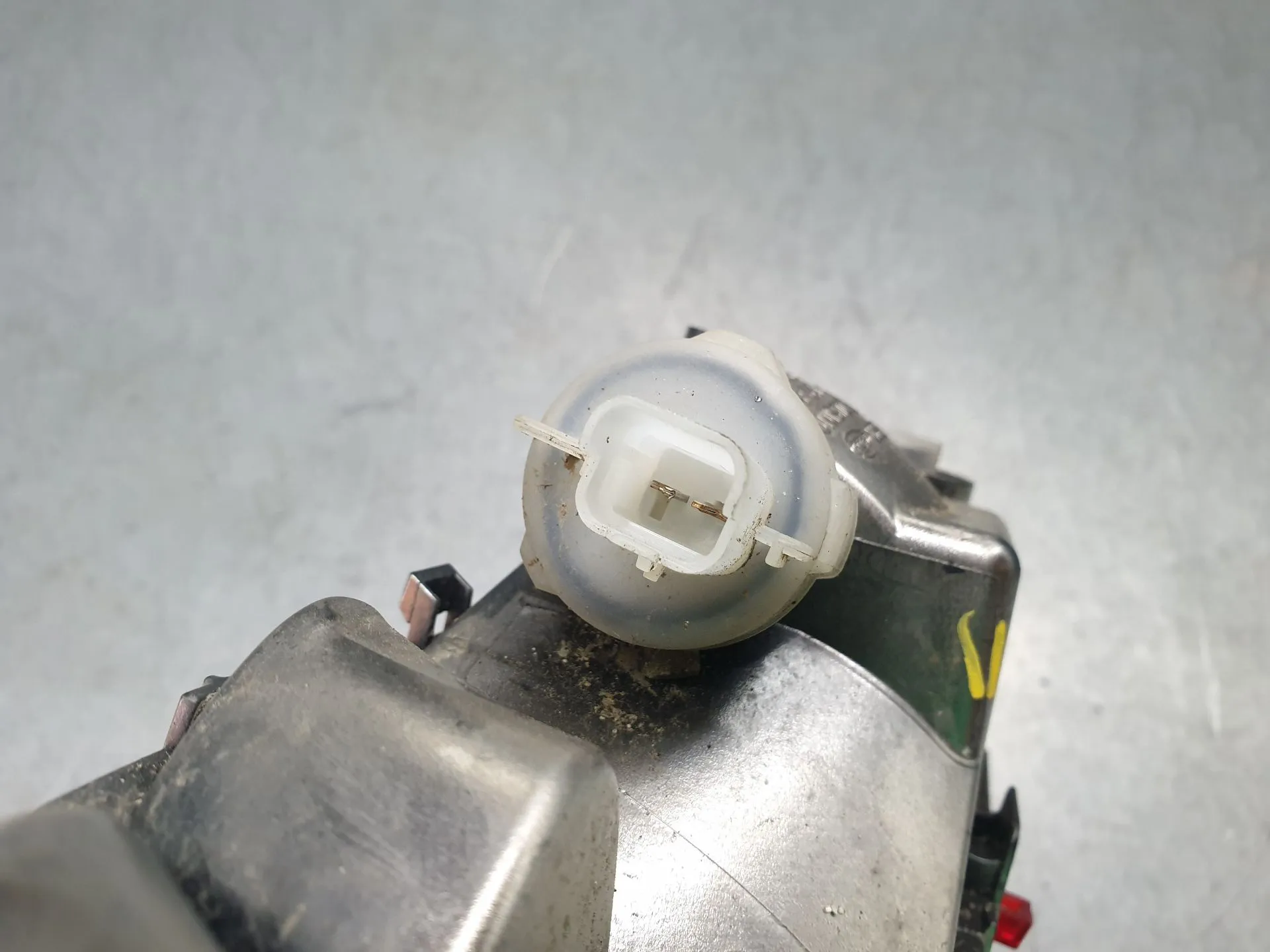 Feu antibrouillard central PEUGEOT 208 II Imagem-5