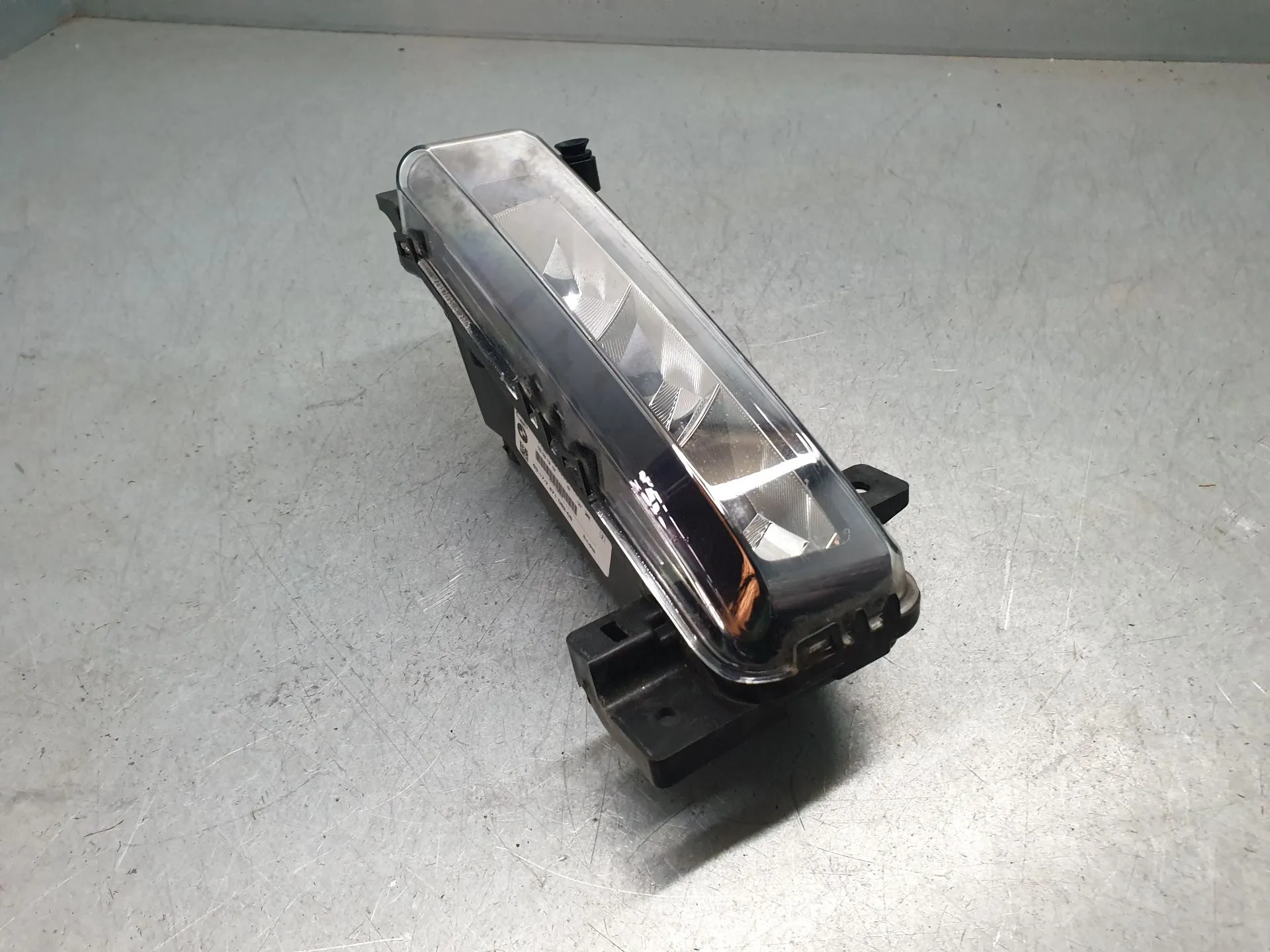 Feu antibrouillard Avant Droite BMW 1 (F40) Imagem-2