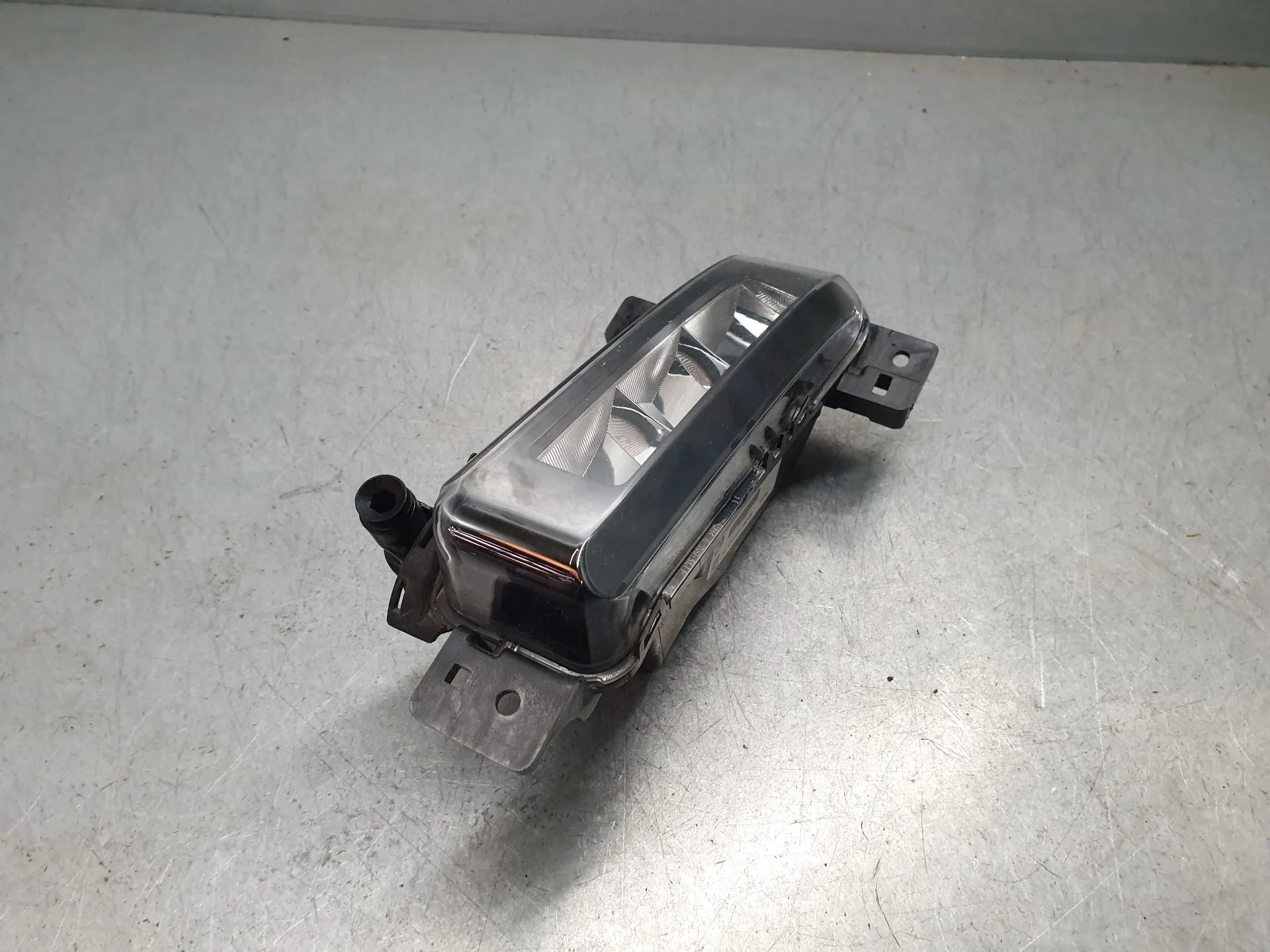 Feu antibrouillard Avant Droite BMW 1 (F40) Imagem-1