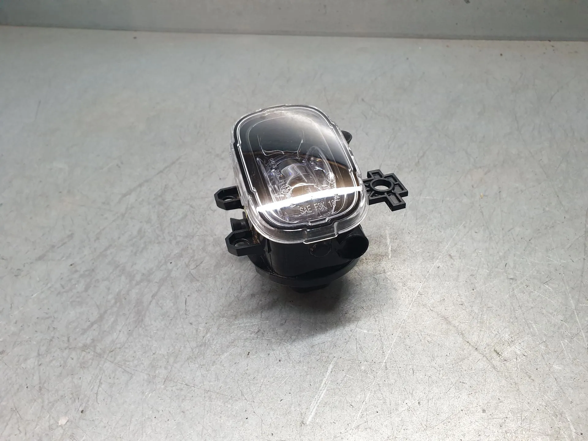 Left front fog light RENAULT Megane IV Grandtour (K9A/M_) Imagem-2