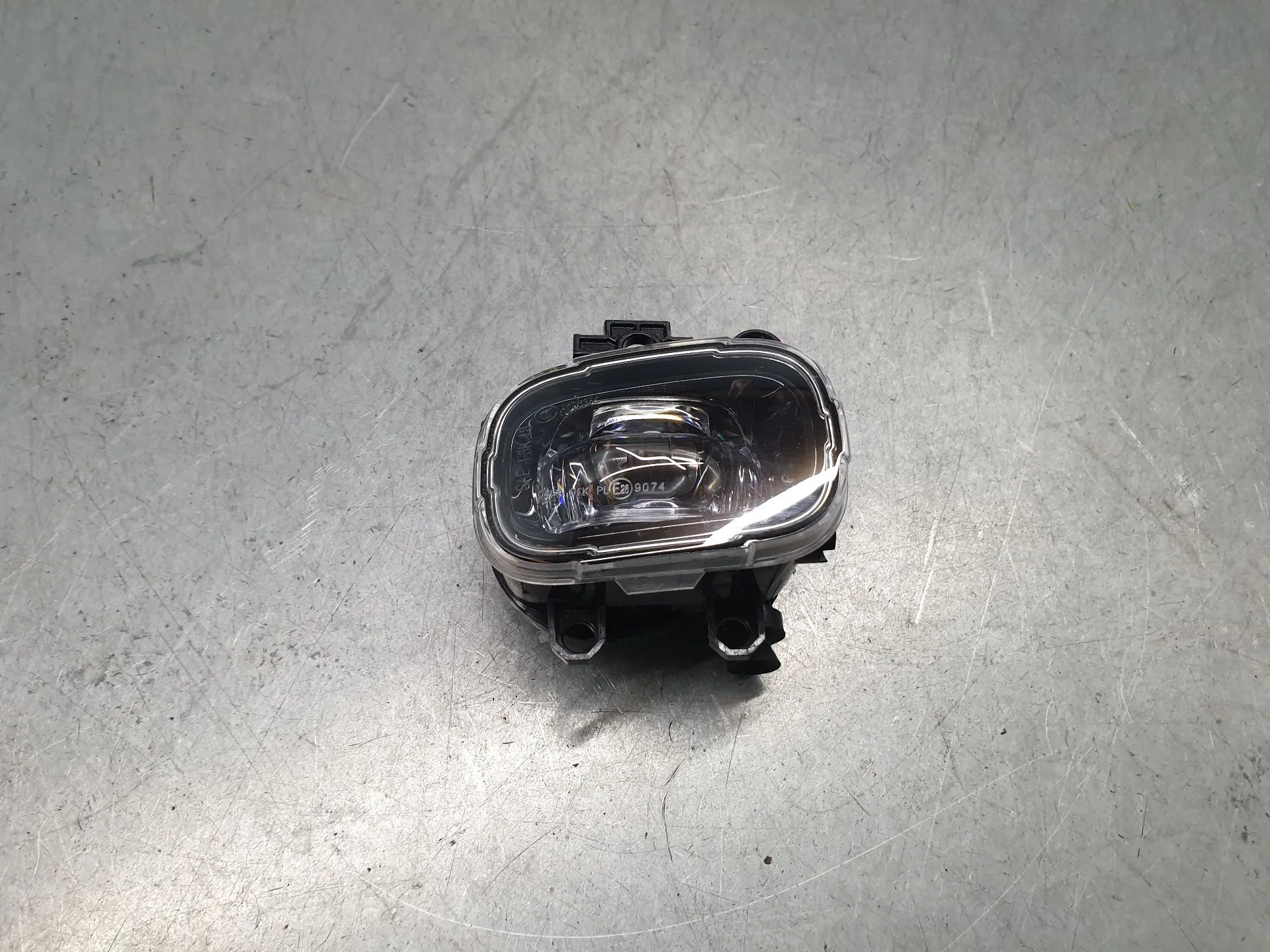 Feu antibrouillard Avant Droite RENAULT Megane IV Grandtour (K9A/M_)