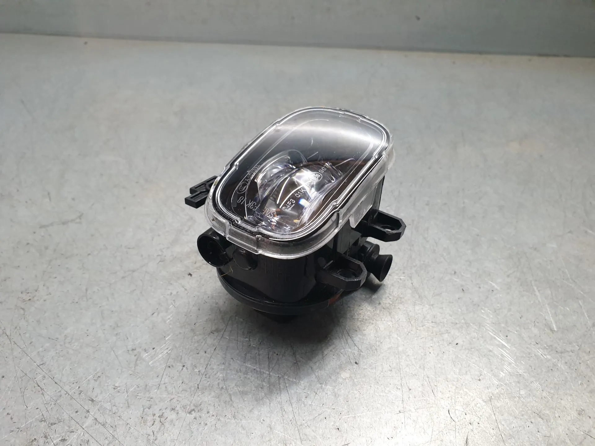 Feu antibrouillard Avant Droite RENAULT Megane IV Grandtour (K9A/M_) Imagem-1