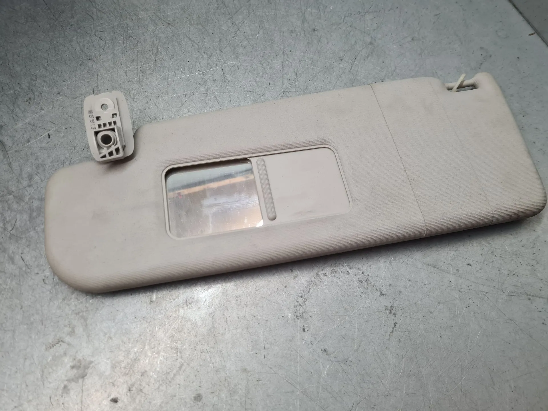 Pála de sol esquerda VOLKSWAGEN Golf VI (5K1)