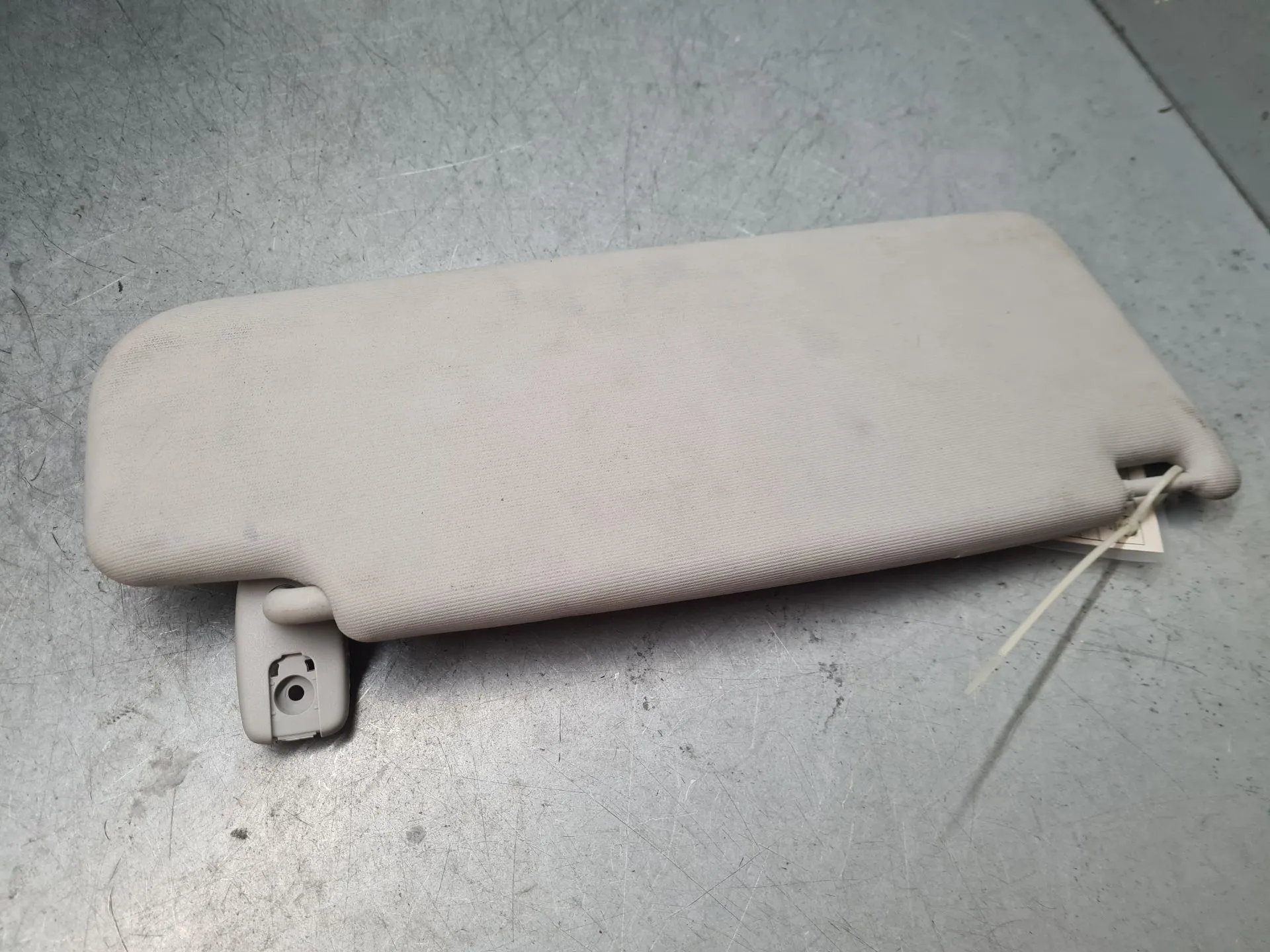 Pála de sol esquerda VOLKSWAGEN Golf VI (5K1) Imagem-1