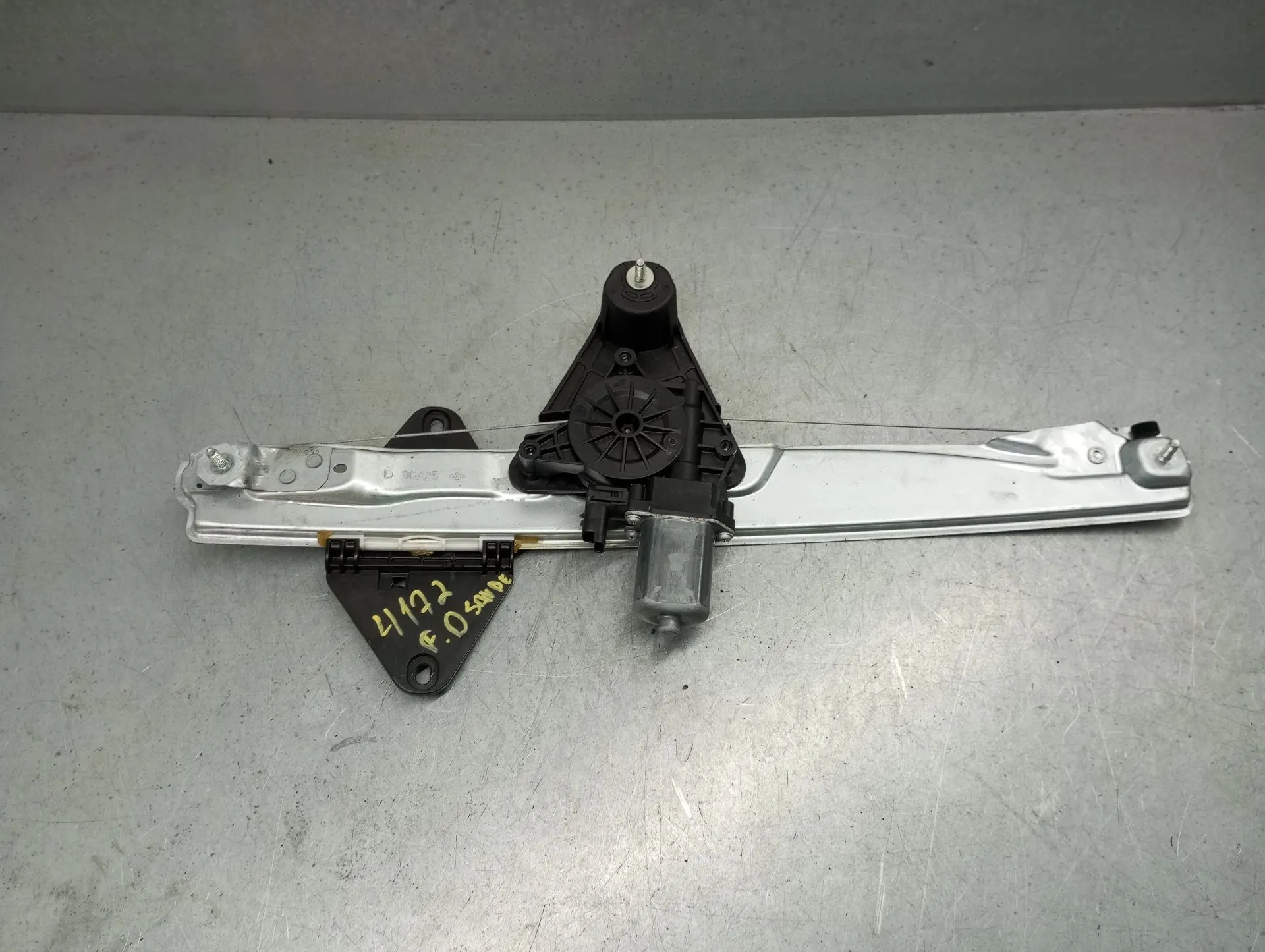 Elevador vidros frente direito DACIA Sandero III