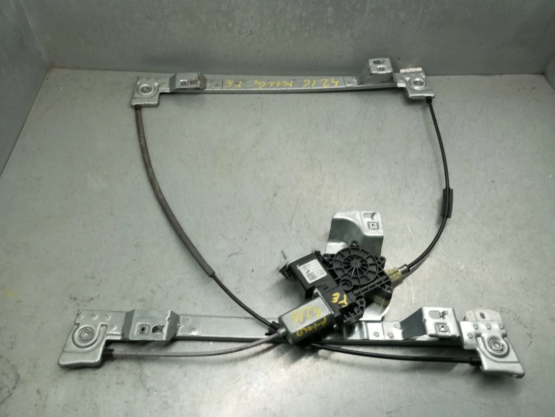 Lève-vitre avant gauche RENAULT Kangoo Express (FW0/1_)