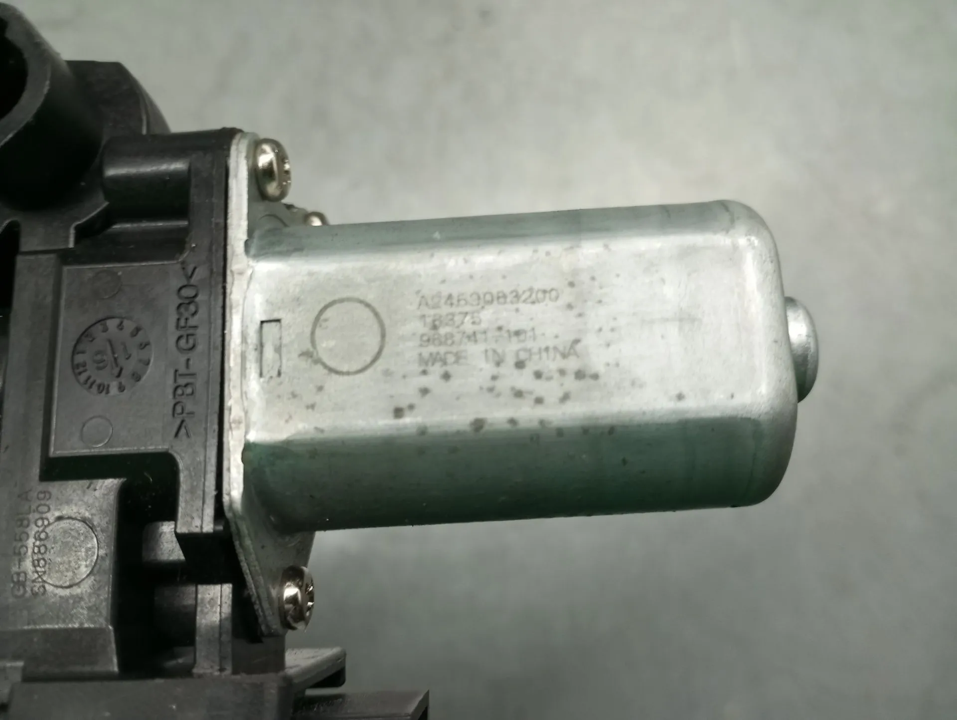 Motor vidro trás esquerdo MERCEDES-BENZ GLA (X156) Imagem-2