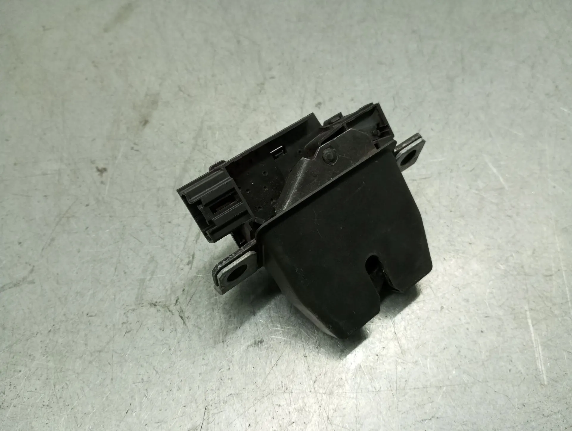 Fechadura / fecho da mala FORD Fiesta VII (HJ, HF)