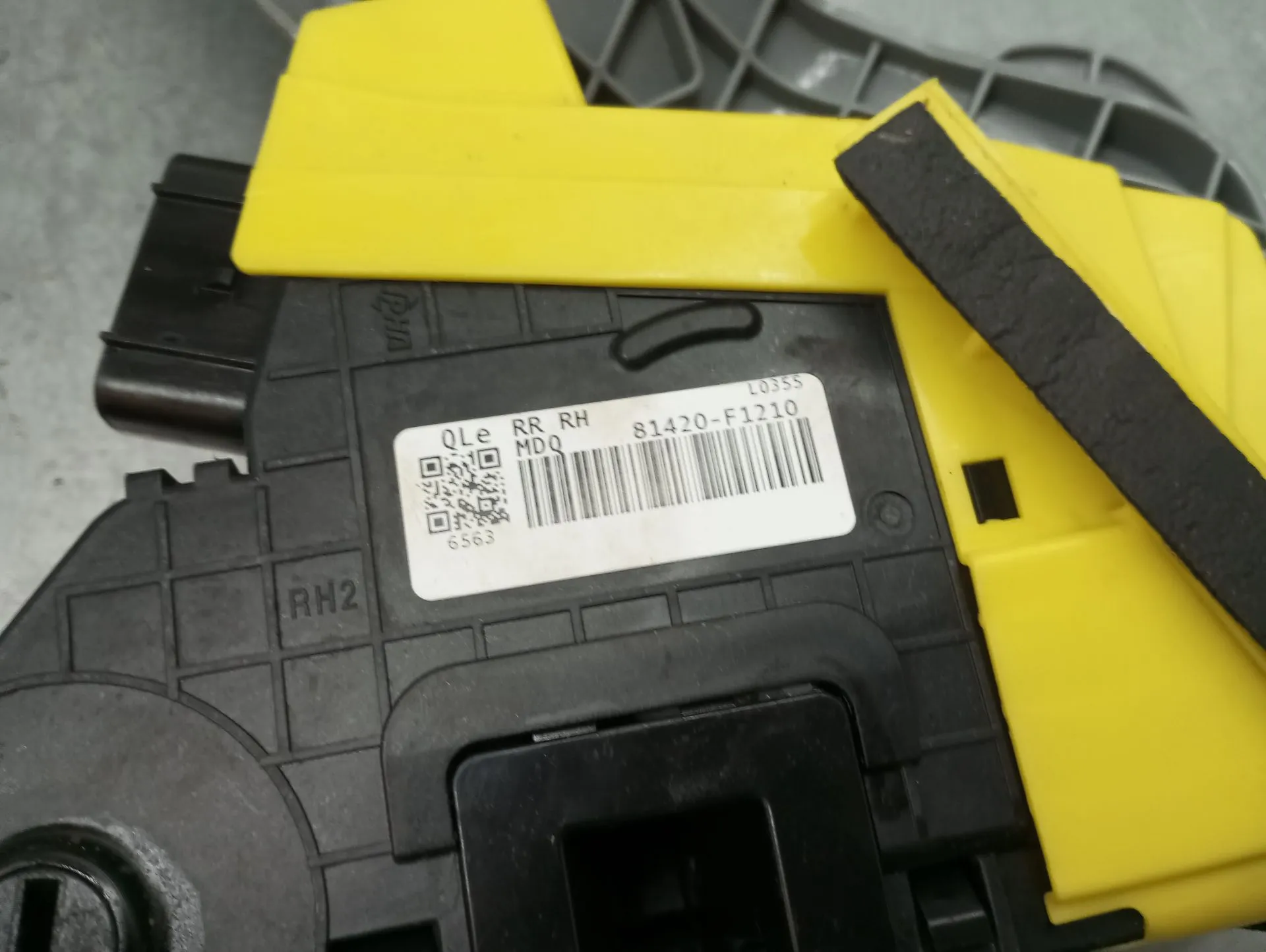 Fechadura / fecho porta trás direito KIA Sportage (QL) Imagem-2