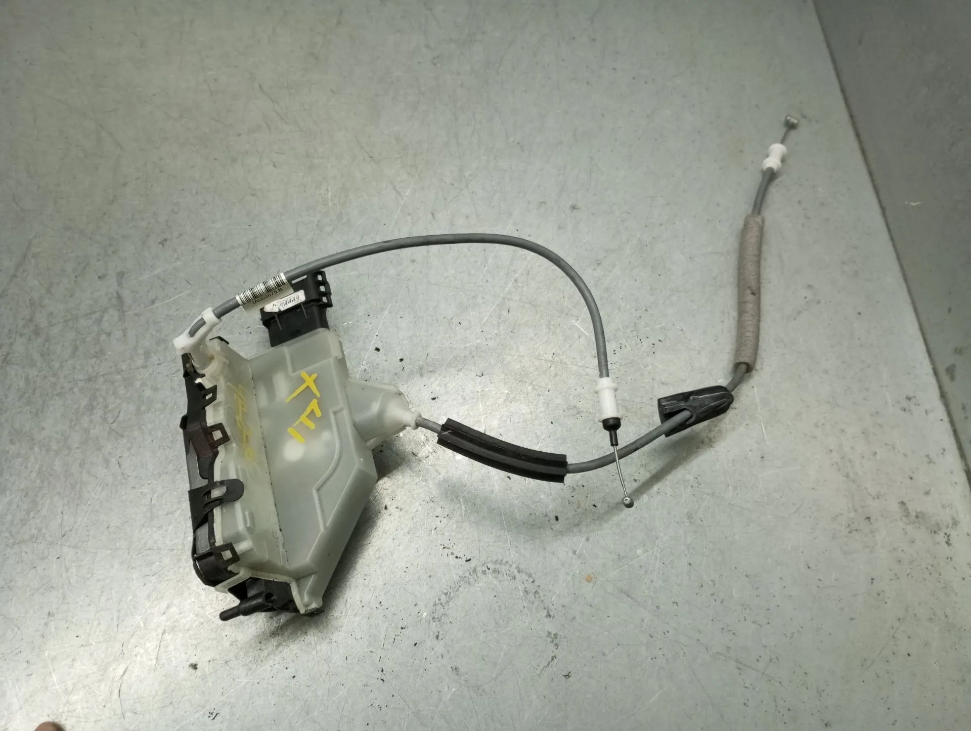 Fechadura / fecho porta trás esquerdo PEUGEOT 2008 II (U_)