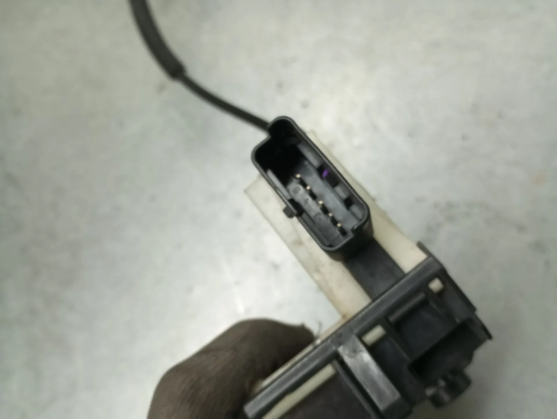 Fechadura / fecho porta trás direito PEUGEOT 2008 I (CU_) Imagem-2