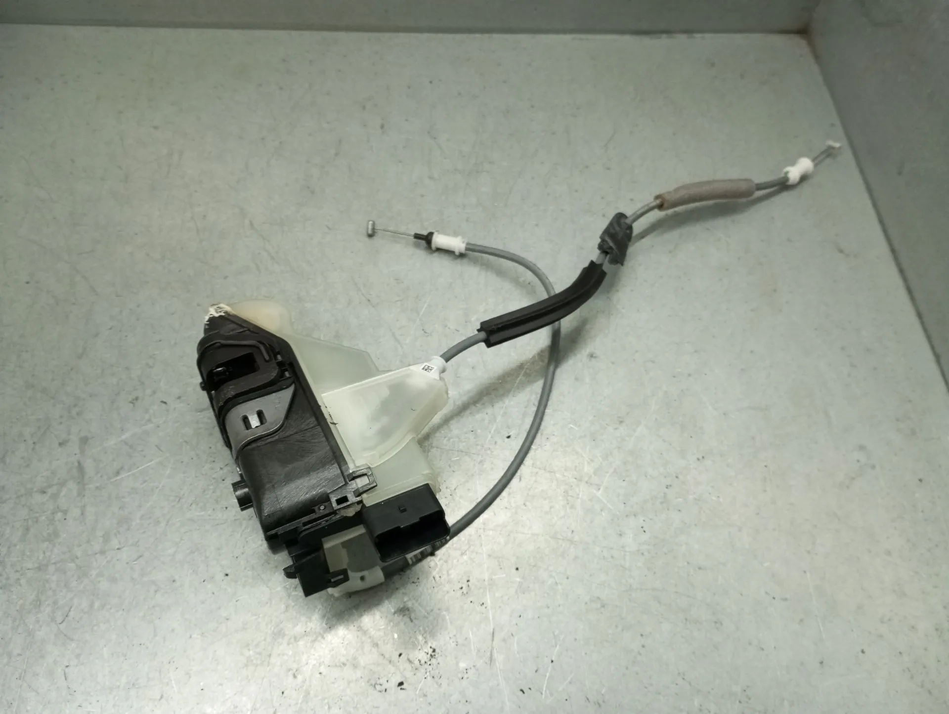 Fechadura / fecho porta frente esquerdo PEUGEOT 2008 II (U_)