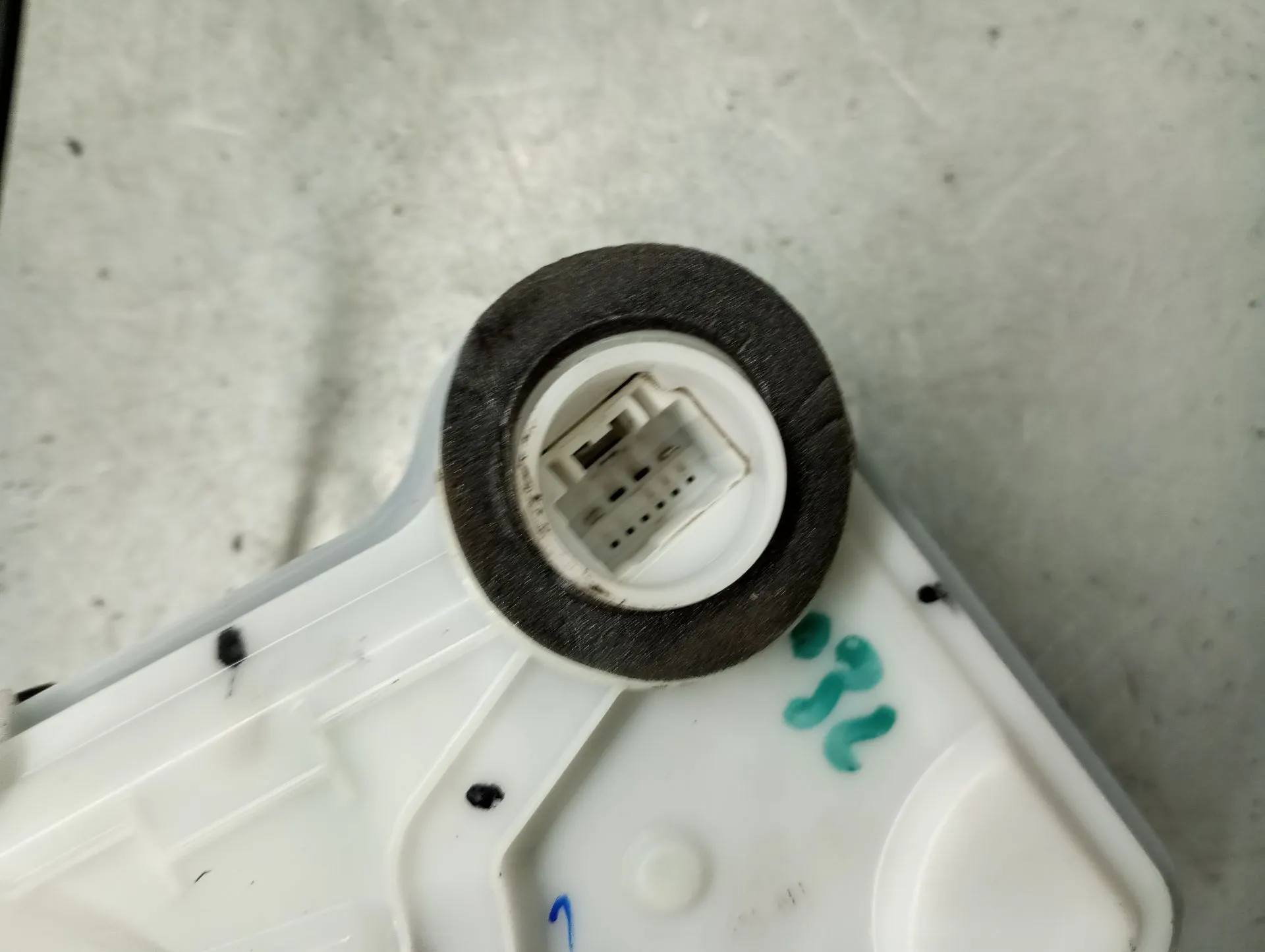 Fechadura / fecho porta frente direito PEUGEOT 108 Imagem-2