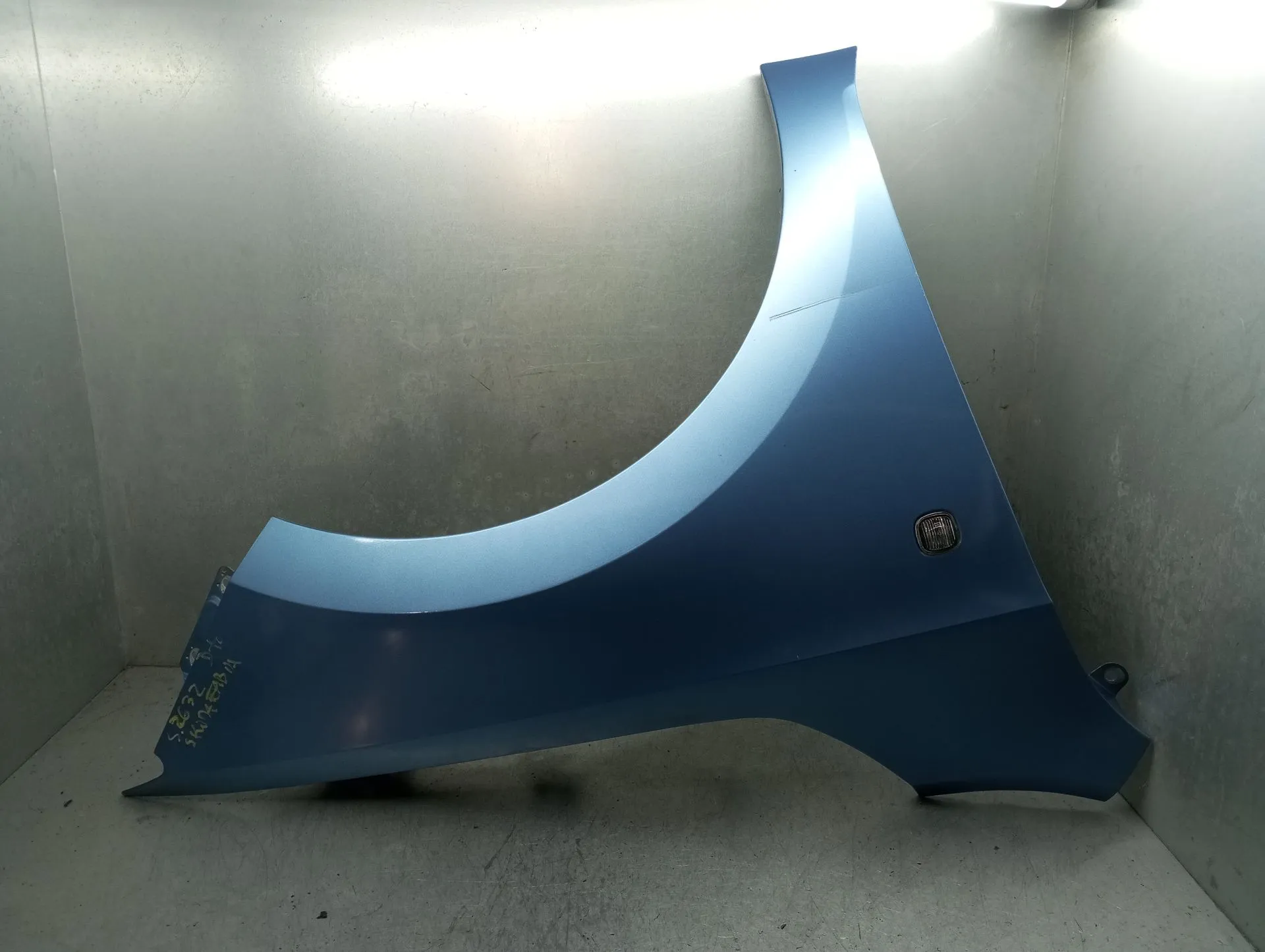 Embaladeira direita SKODA Rapid Spaceback (NH1)