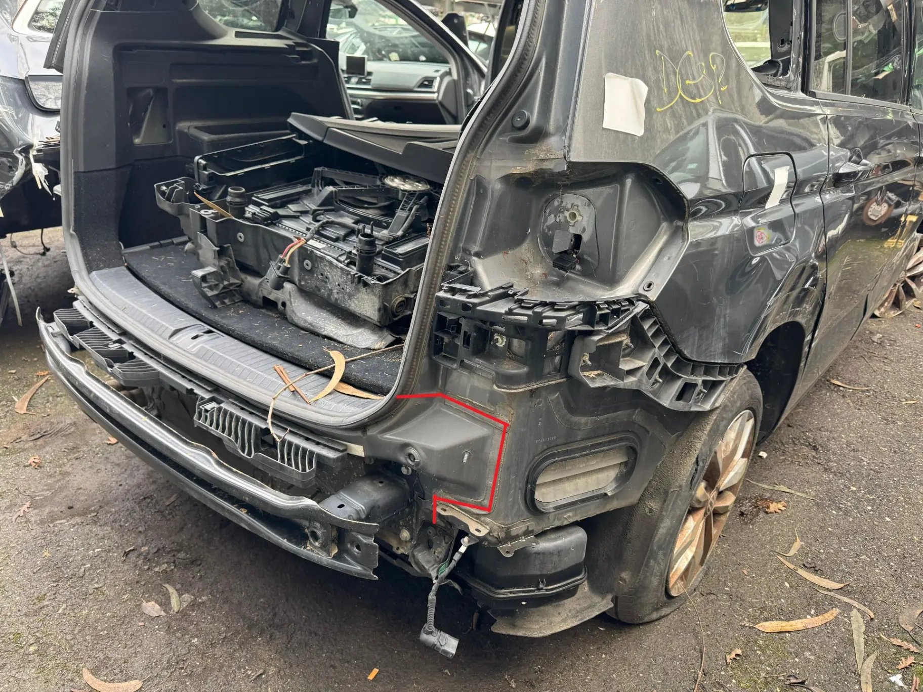 Traseira em Chapa VOLKSWAGEN Touran (5T)