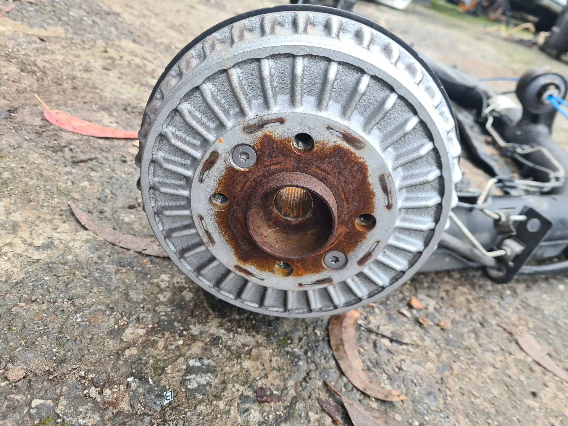 Eje trasero con tambor RENAULT Twingo III (BCM_) Imagem-4