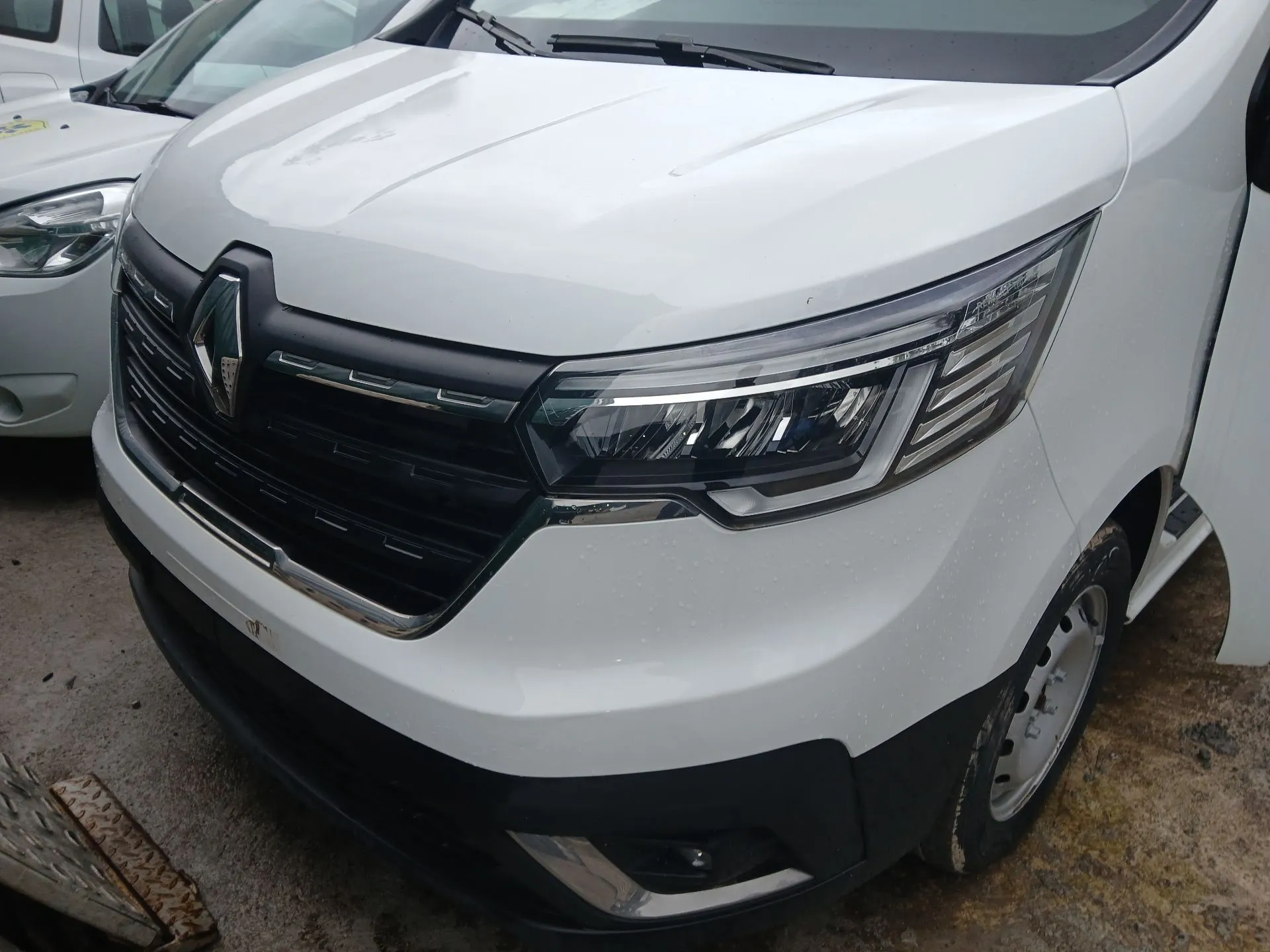 Frente Completa RENAULT Trafic III (FG_) Imagem-4