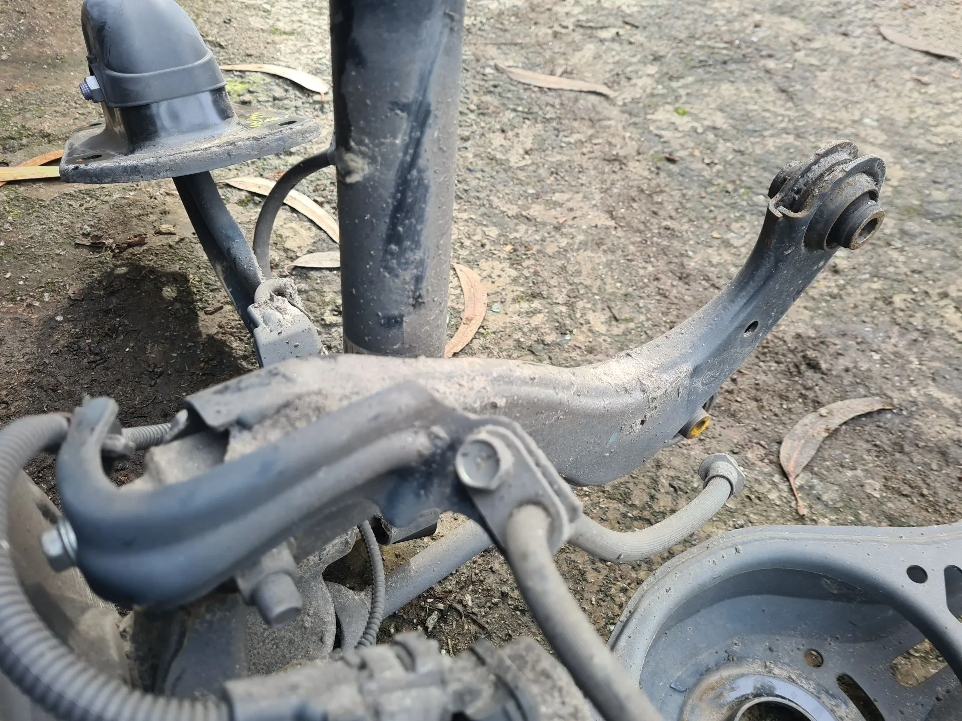 Bras de suspension arrière gauche TOYOTA Corolla Touring Sports (_E21_)