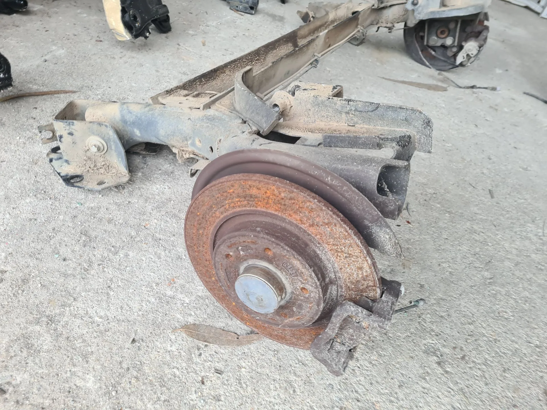 Rear axle with discs RENAULT Kangoo Express (FW0/1_) Imagem-1