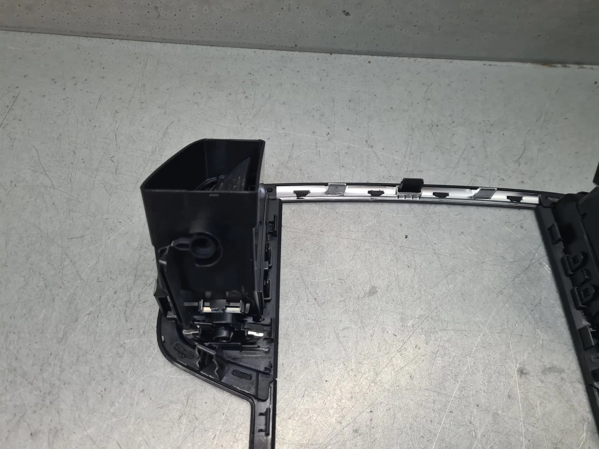 Moldura consola central / radio / aro RENAULT Megane IV Grandtour (K9A/M_) Imagem-5