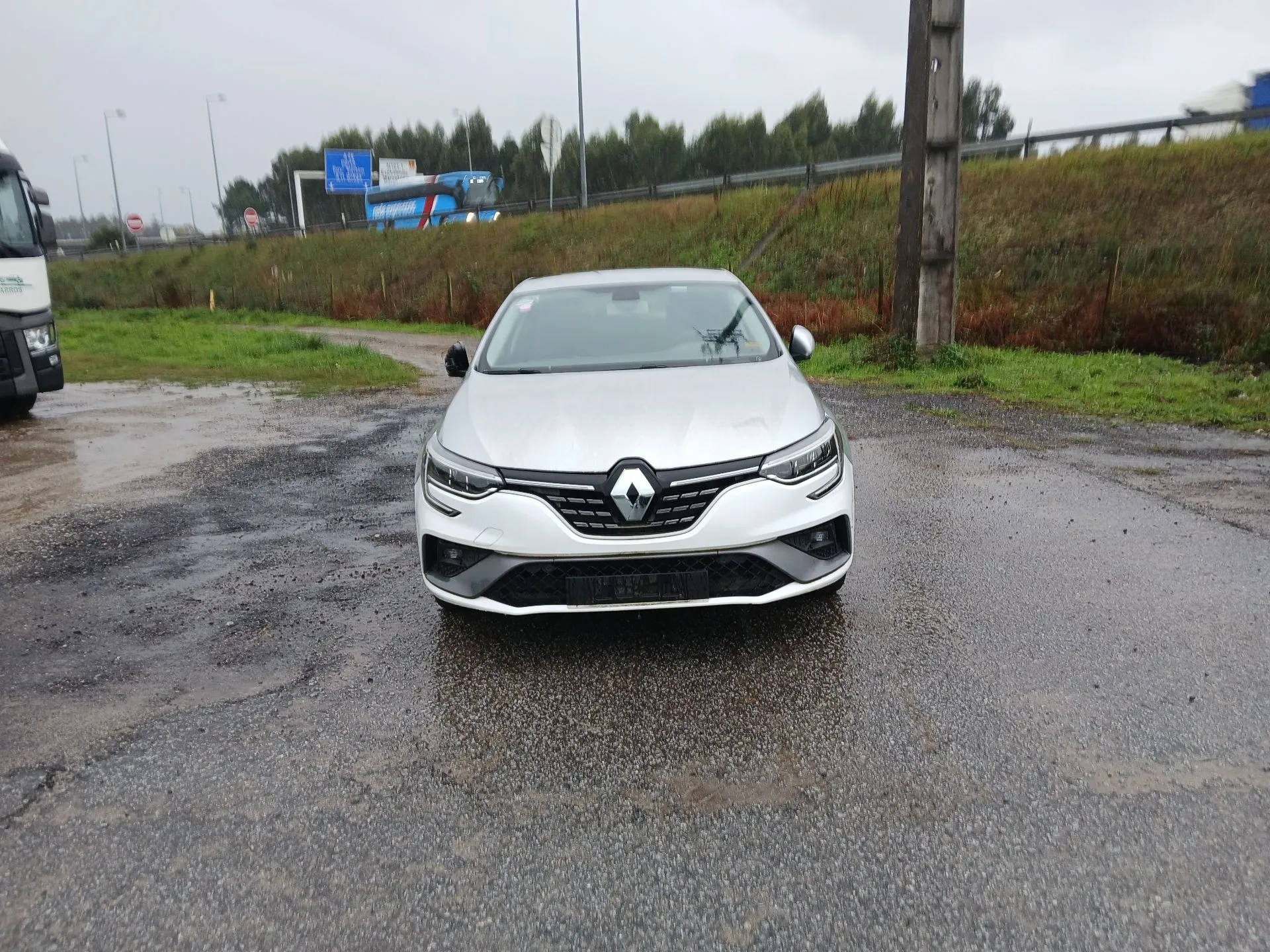 Frente Completa RENAULT Megane IV (B9A/M_) Imagem-1