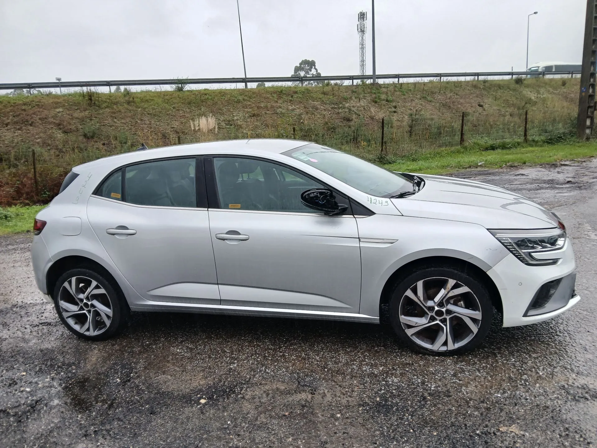Frente Completa RENAULT Megane IV (B9A/M_) Imagem-2